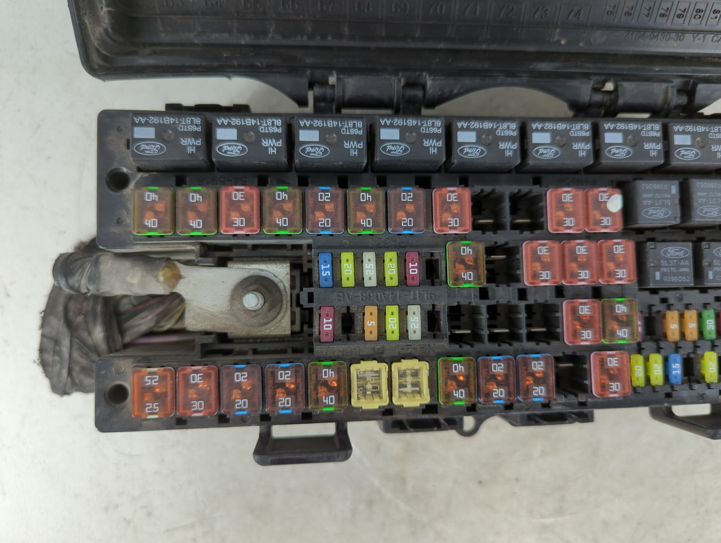 2010 Lincoln Navigator Fusebox Fuse Box Panel Relay Module P/N:9L1T-14A003-BA Fits OEM Used Auto Parts - Oemusedautoparts1.com