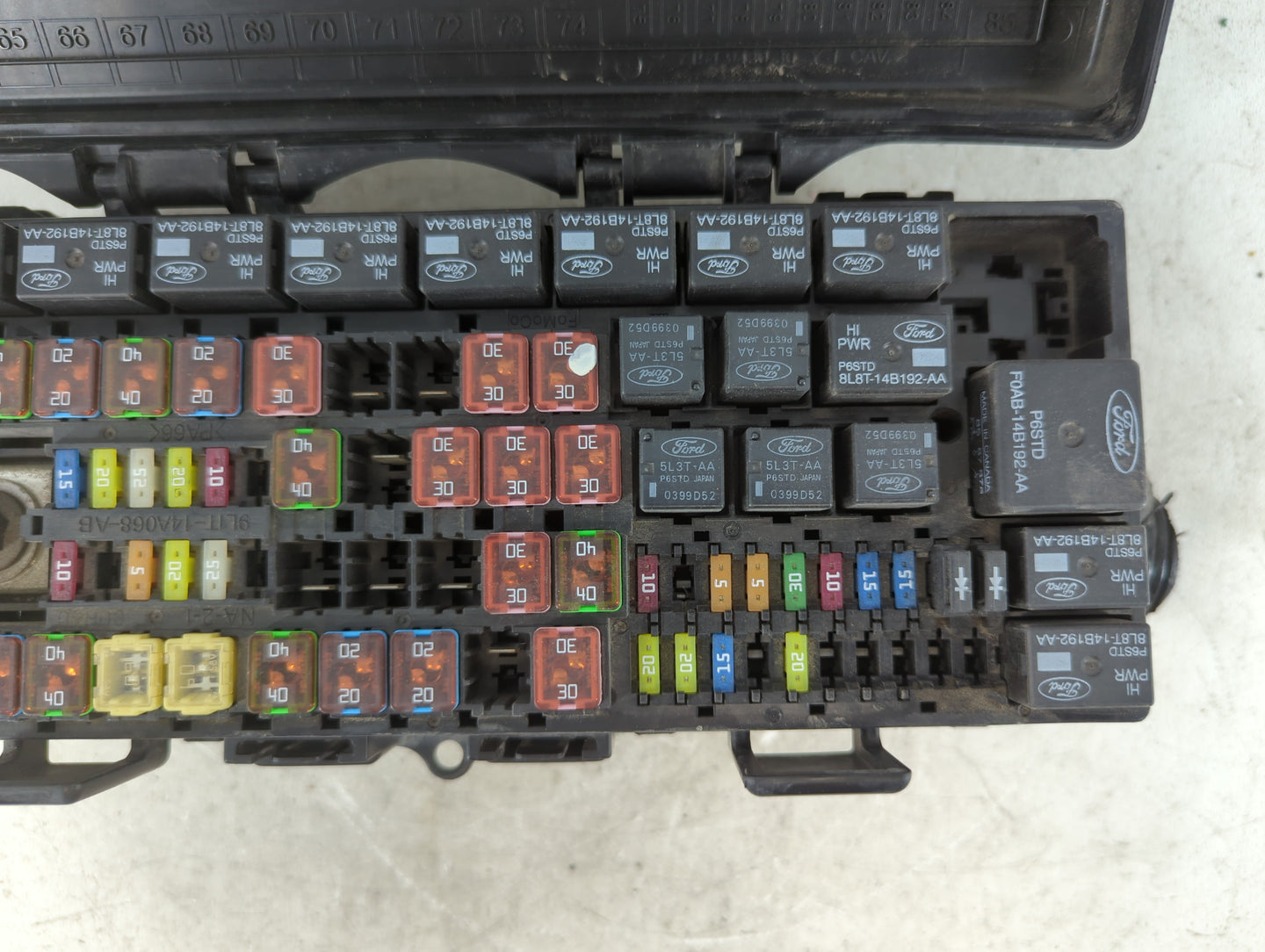 2010 Lincoln Navigator Fusebox Fuse Box Panel Relay Module P/N:9L1T-14A003-BA Fits OEM Used Auto Parts - Oemusedautoparts1.com