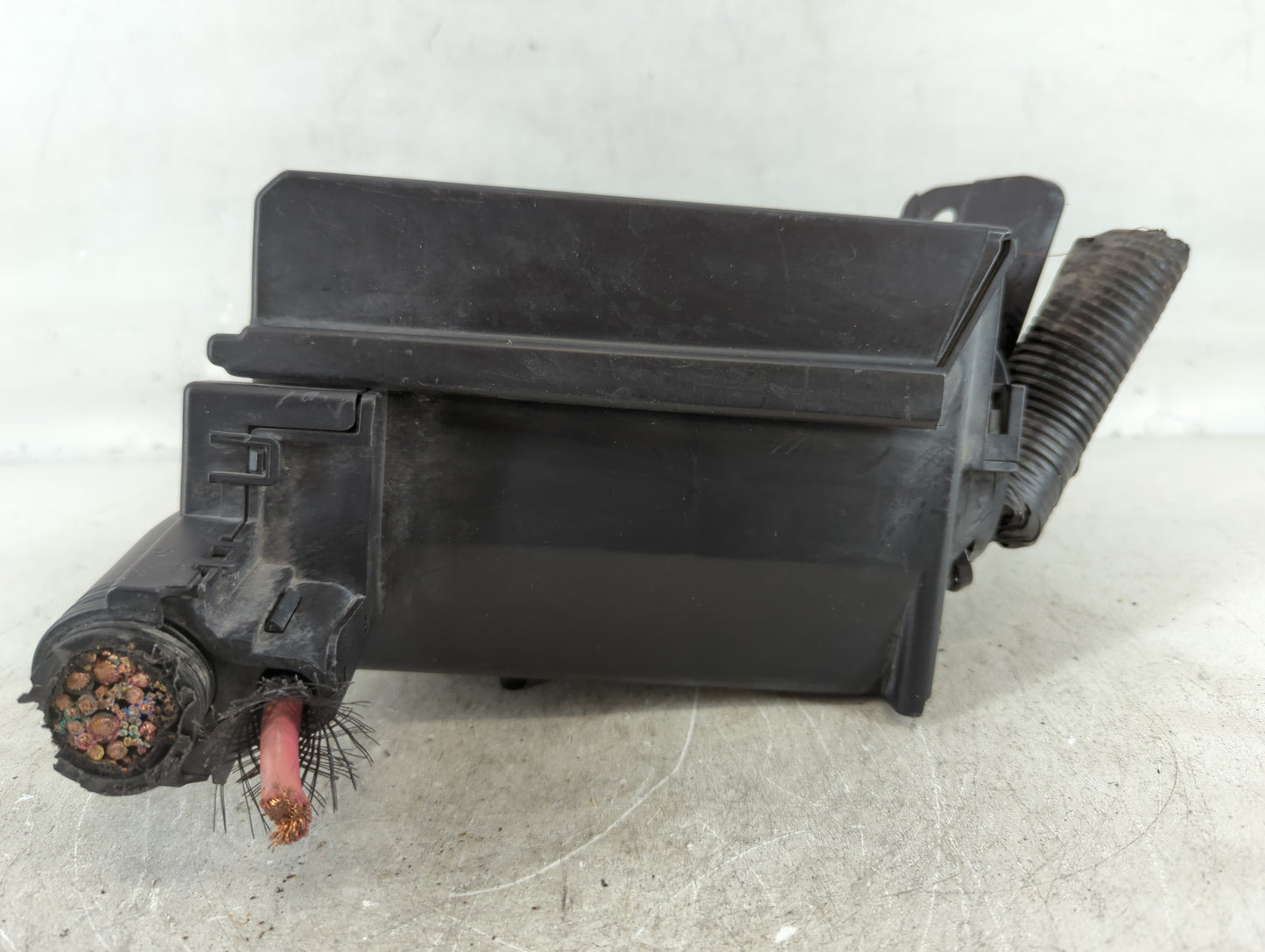 2012-2017 Fiat 500 Fusebox Fuse Box Panel Relay Module Fits Fits 2012 2013 2014 2015 2016 2017 OEM Used Auto Parts - Oemusedautoparts1.com