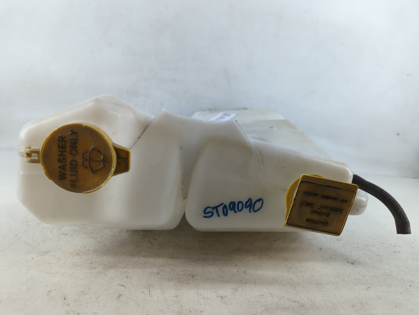 2004-2008 Dodge Ram 1500 Windshield Washer Fluid Reservoir Bottle Oem - Oemusedautoparts1.com