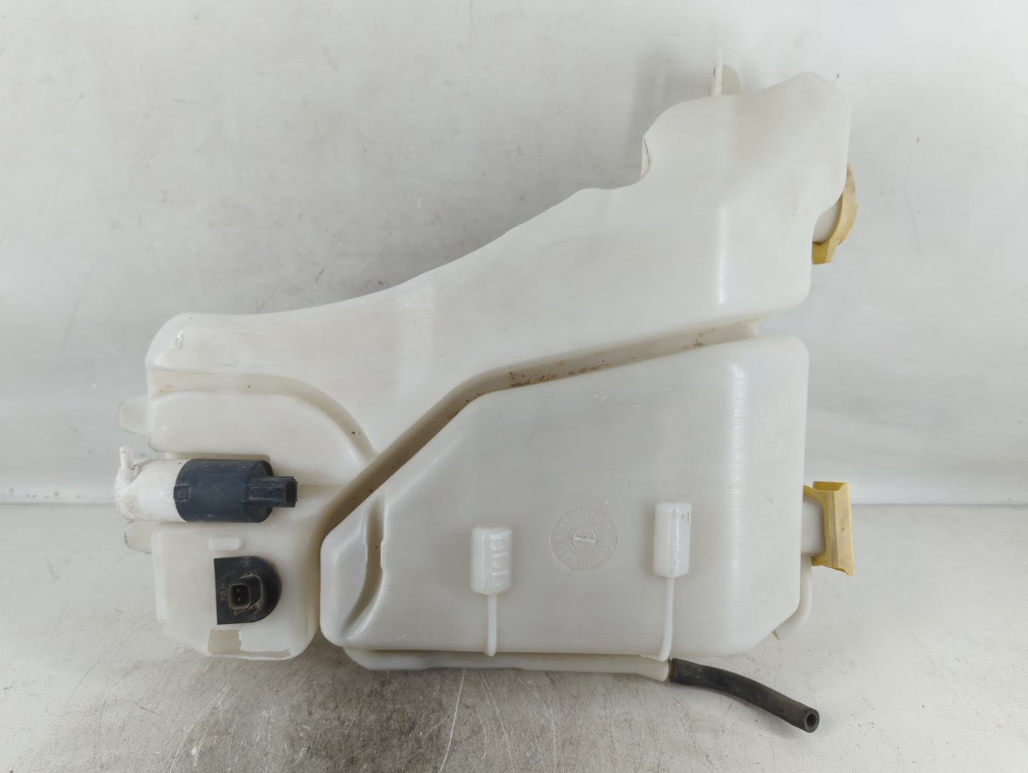 2004-2008 Dodge Ram 1500 Windshield Washer Fluid Reservoir Bottle Oem - Oemusedautoparts1.com