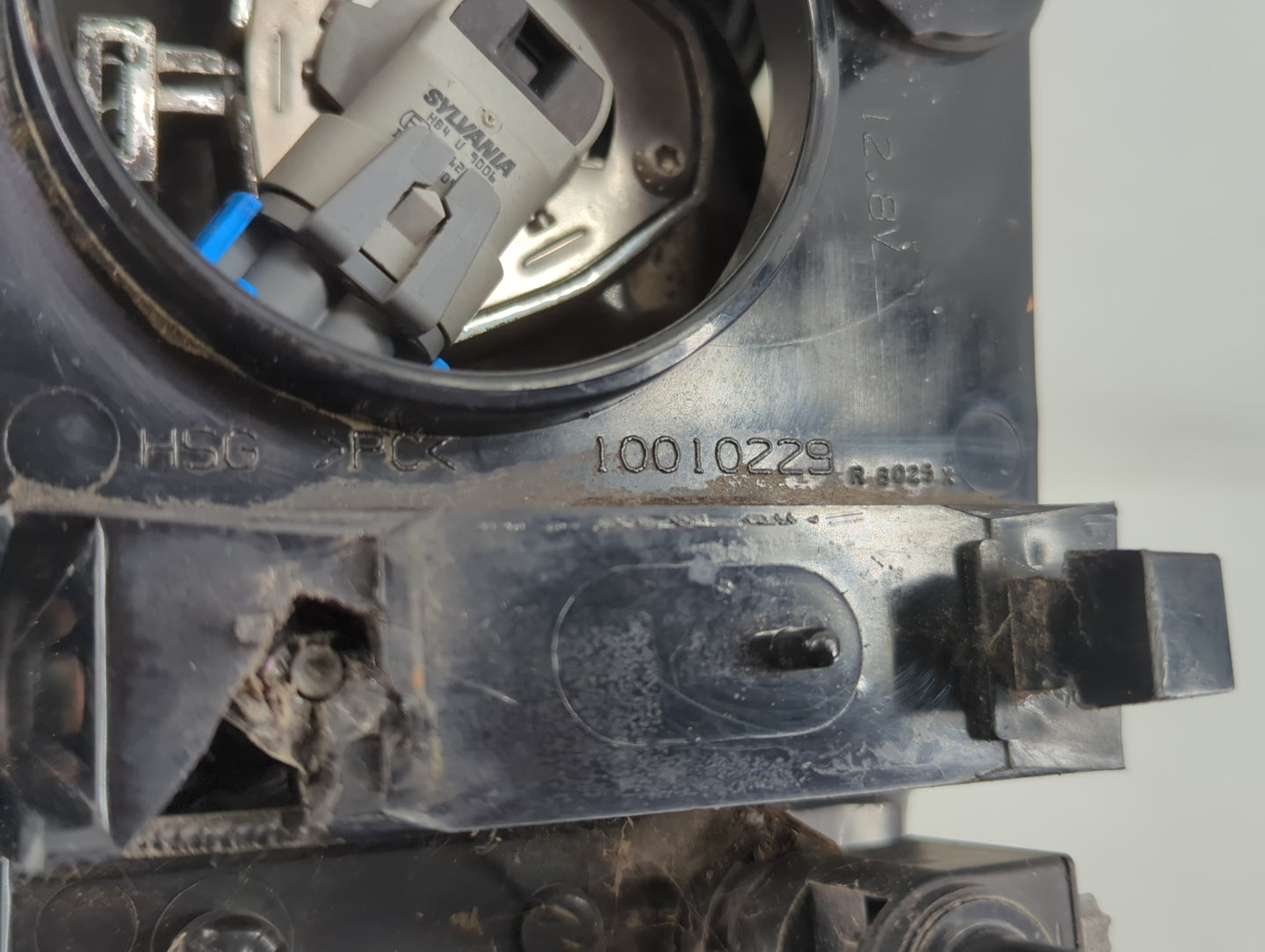 2001-2005 Pontiac Aztek Passenger Right Oem Head Light Headlight Lamp - Oemusedautoparts1.com