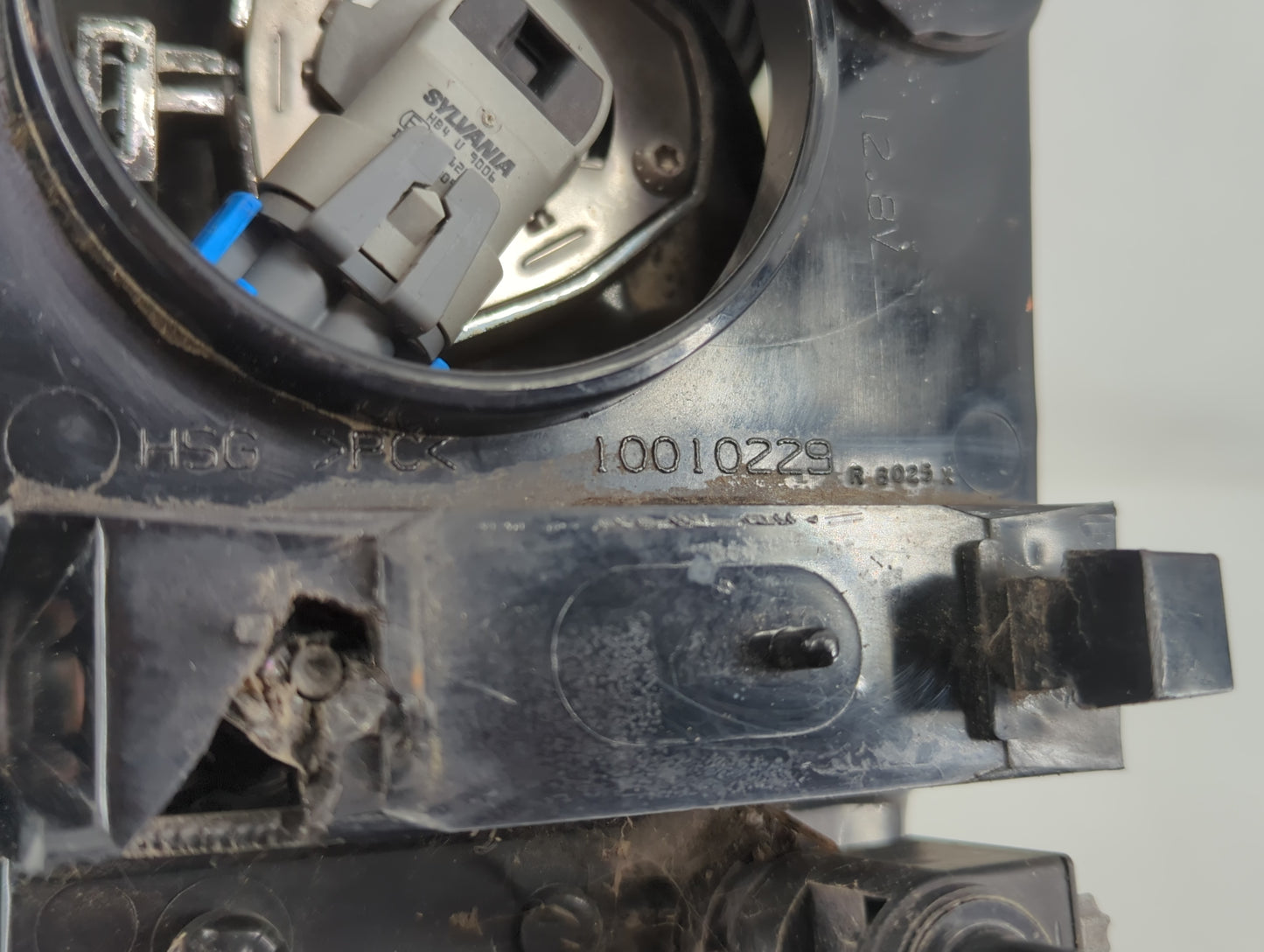 2001-2005 Pontiac Aztek Passenger Right Oem Head Light Headlight Lamp - Oemusedautoparts1.com