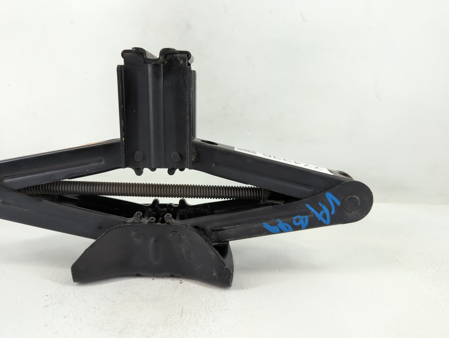 2017 Ford Escape Spare Scissor Car Jack - Oemusedautoparts1.com