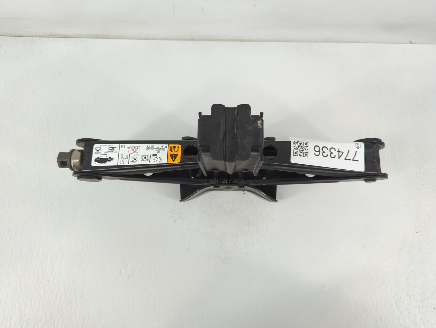 2017 Ford Escape Spare Scissor Car Jack - Oemusedautoparts1.com
