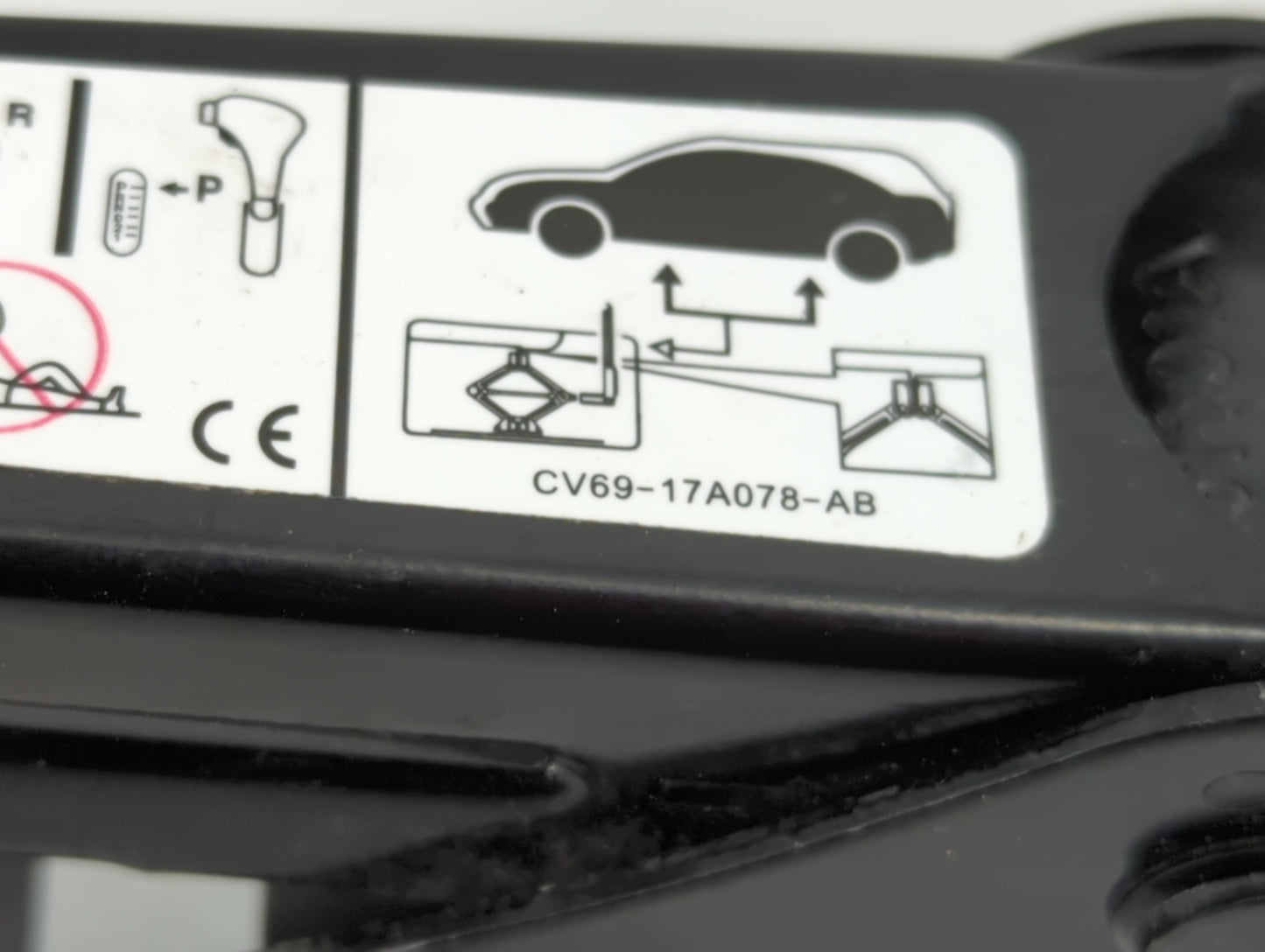 2017 Ford Escape Spare Scissor Car Jack - Oemusedautoparts1.com