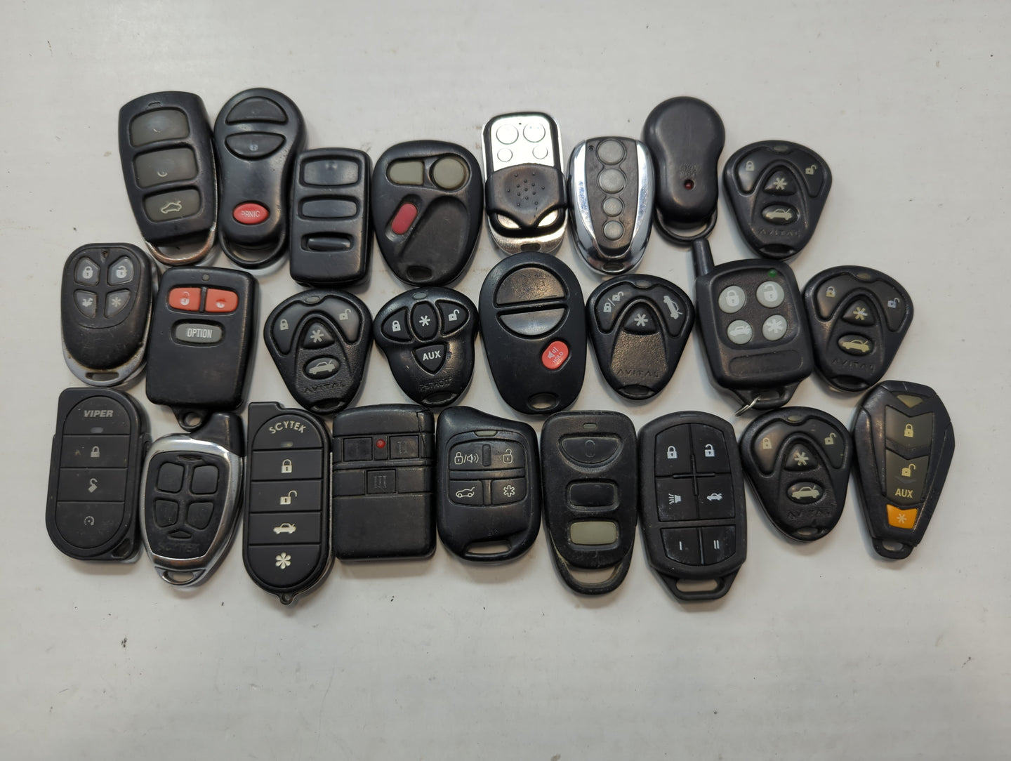 Lot of 25 Aftermarket Keyless Entry Remote Fob MIXED FCC IDS MIXED PART - Oemusedautoparts1.com