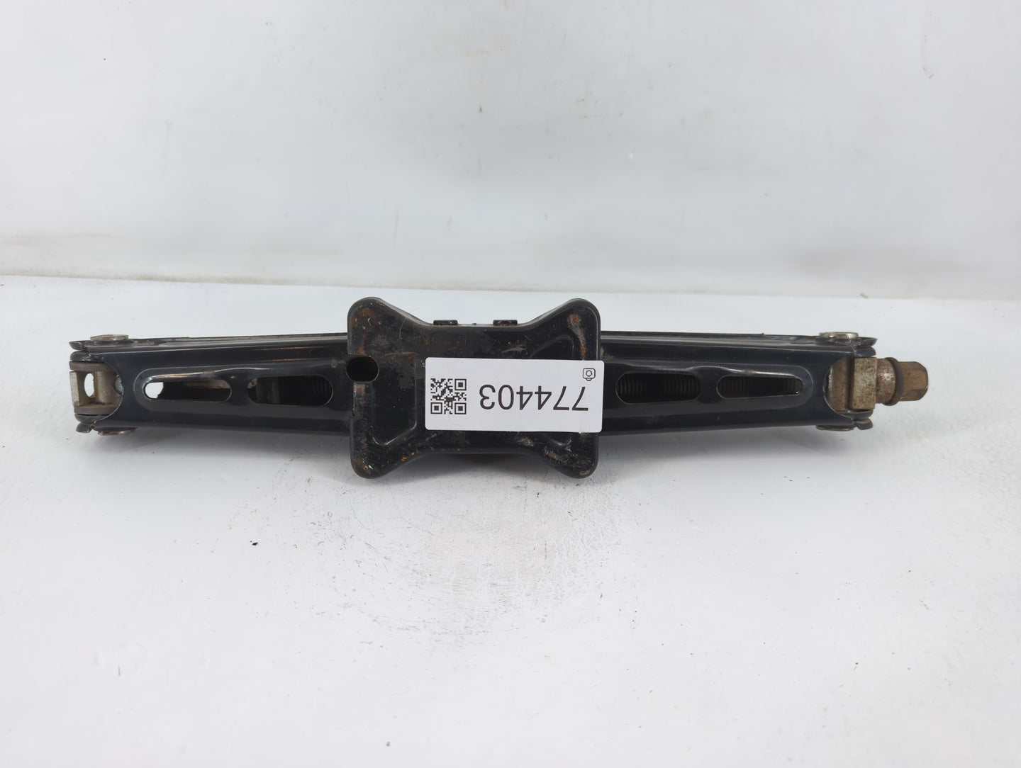 2014 Buick Verano Spare Scissor Car Jack - Oemusedautoparts1.com
