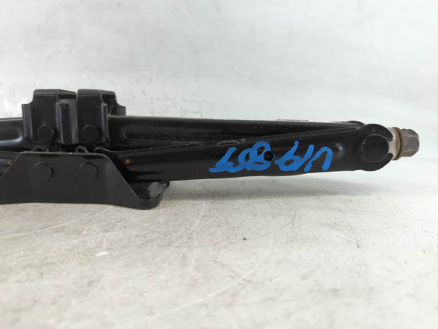 2013 Lincoln Mkx Spare Scissor Car Jack - Oemusedautoparts1.com