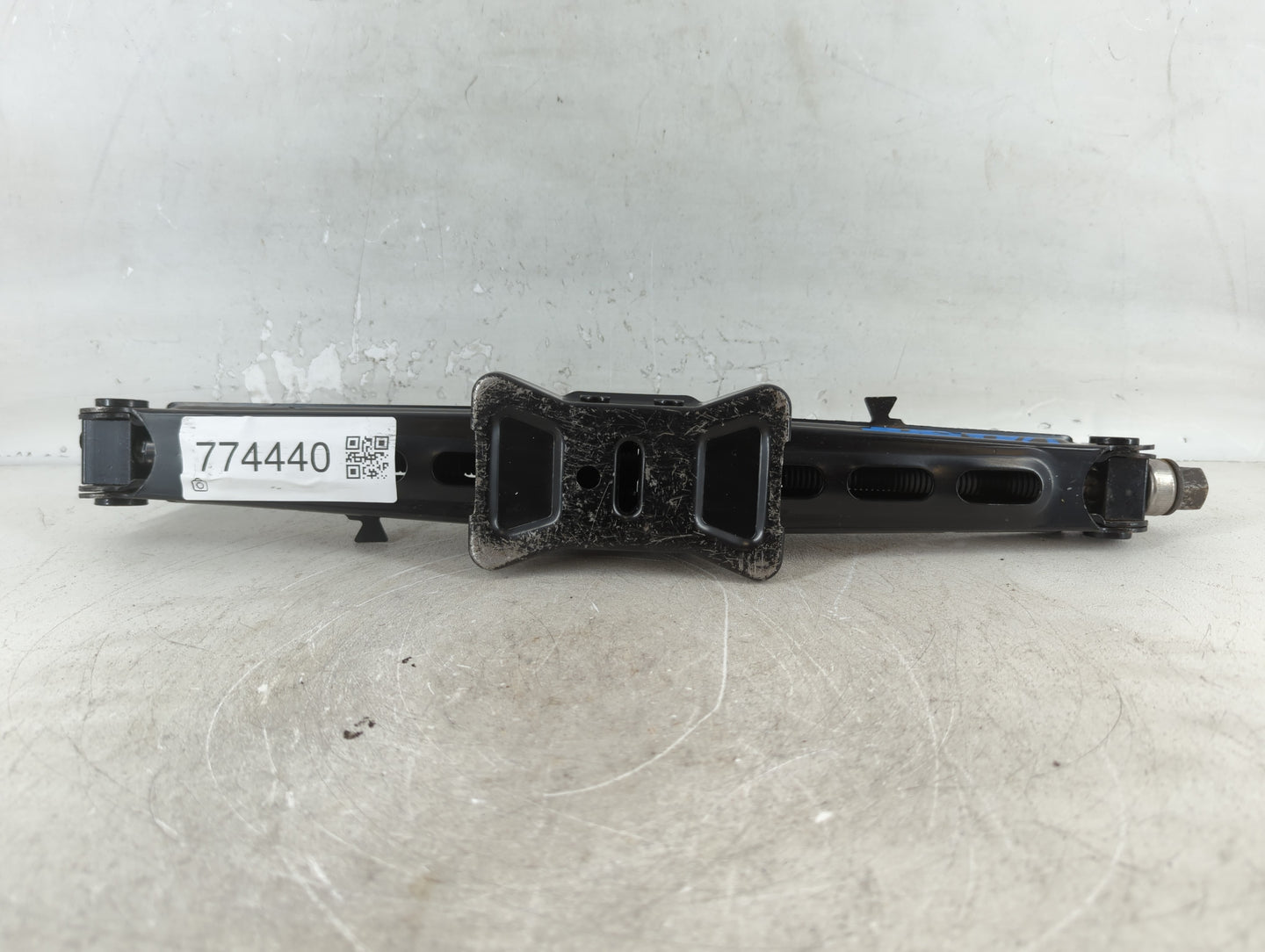 2013 Lincoln Mkx Spare Scissor Car Jack - Oemusedautoparts1.com