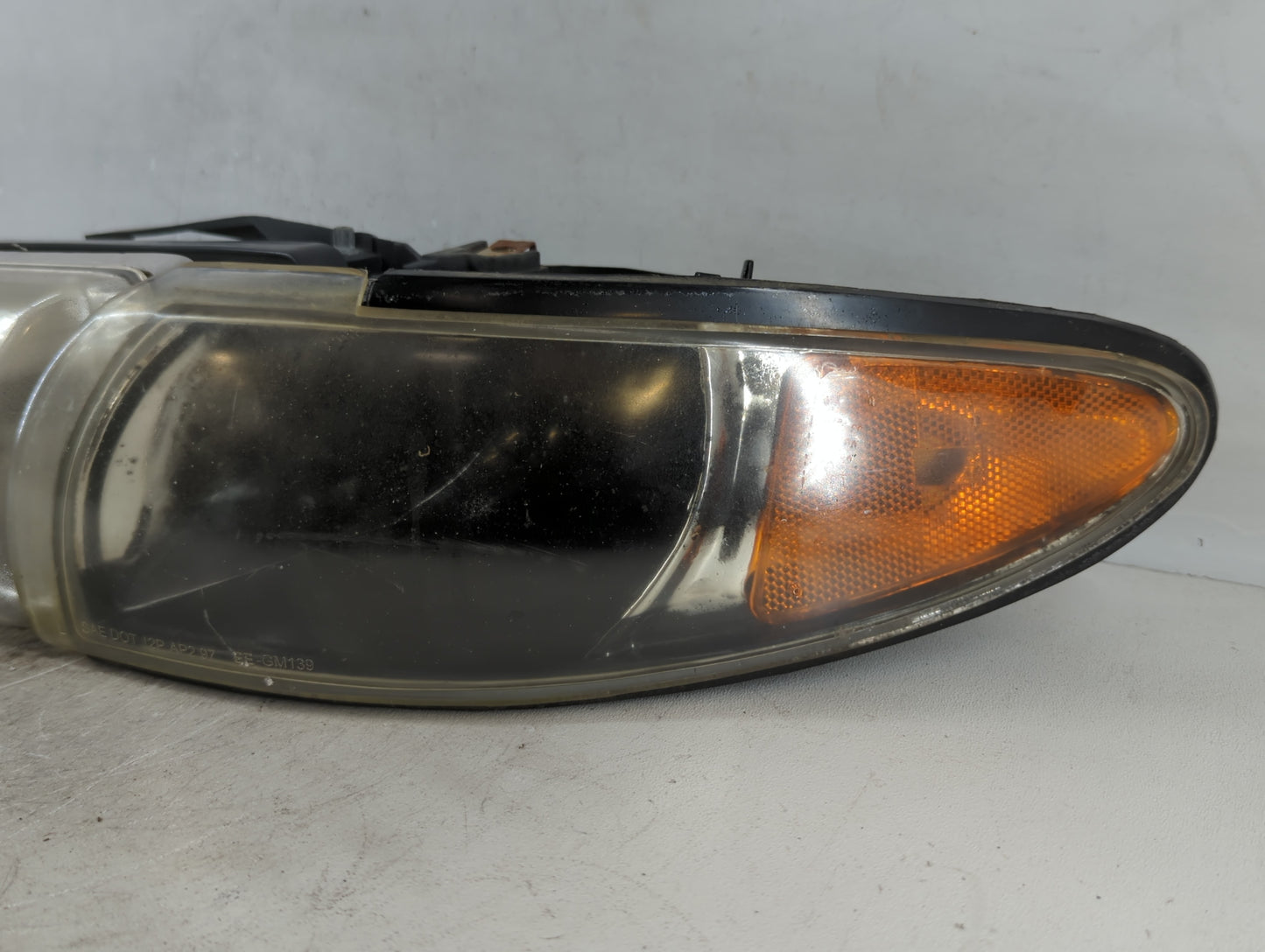 1997 Pontiac Grand Prix Passenger Right Oem Head Light Headlight Lamp - Oemusedautoparts1.com