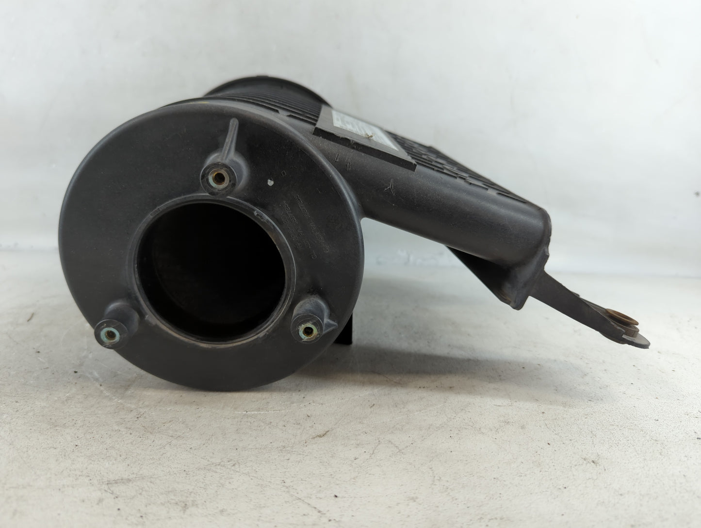 2009-2014 Cadillac Escalade Air Cleaner Intake-duct Hose Tube - Oemusedautoparts1.com