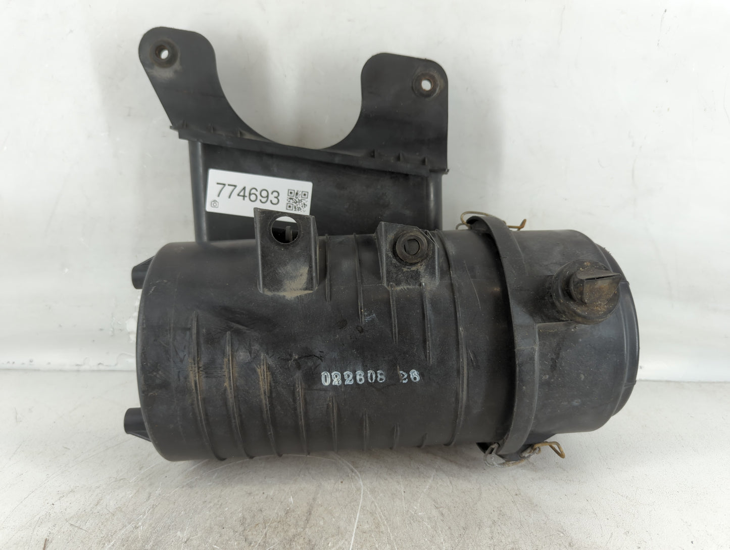 2009-2014 Cadillac Escalade Air Cleaner Intake-duct Hose Tube - Oemusedautoparts1.com