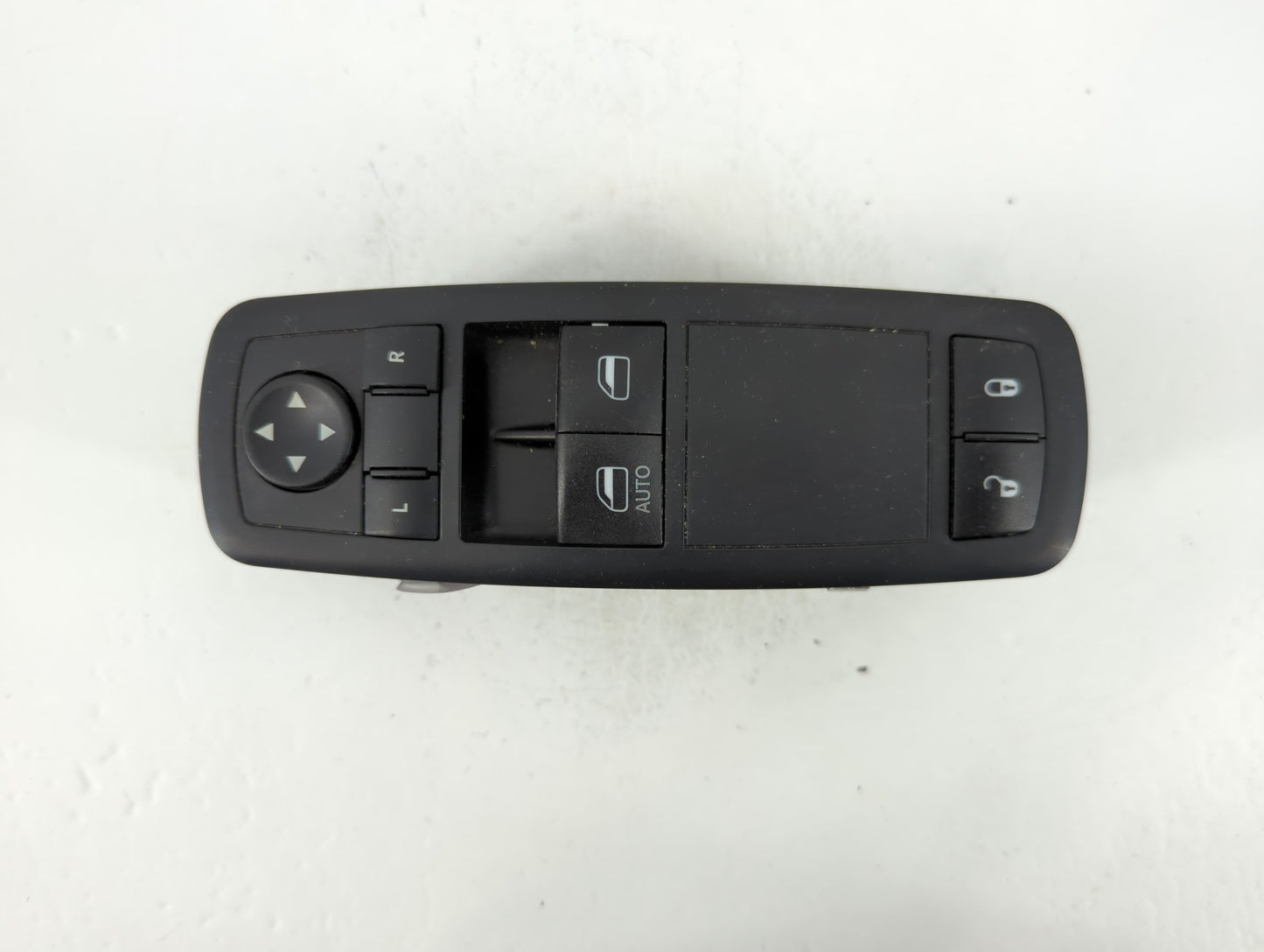 2007-2008 Volkswagen Eos Interior Rear View Mirror Replacement OEM P/N:68298870AA Fits Fits 2005 2006 2007 2008 2009 OEM Used Auto Parts - Oemusedautoparts1.com