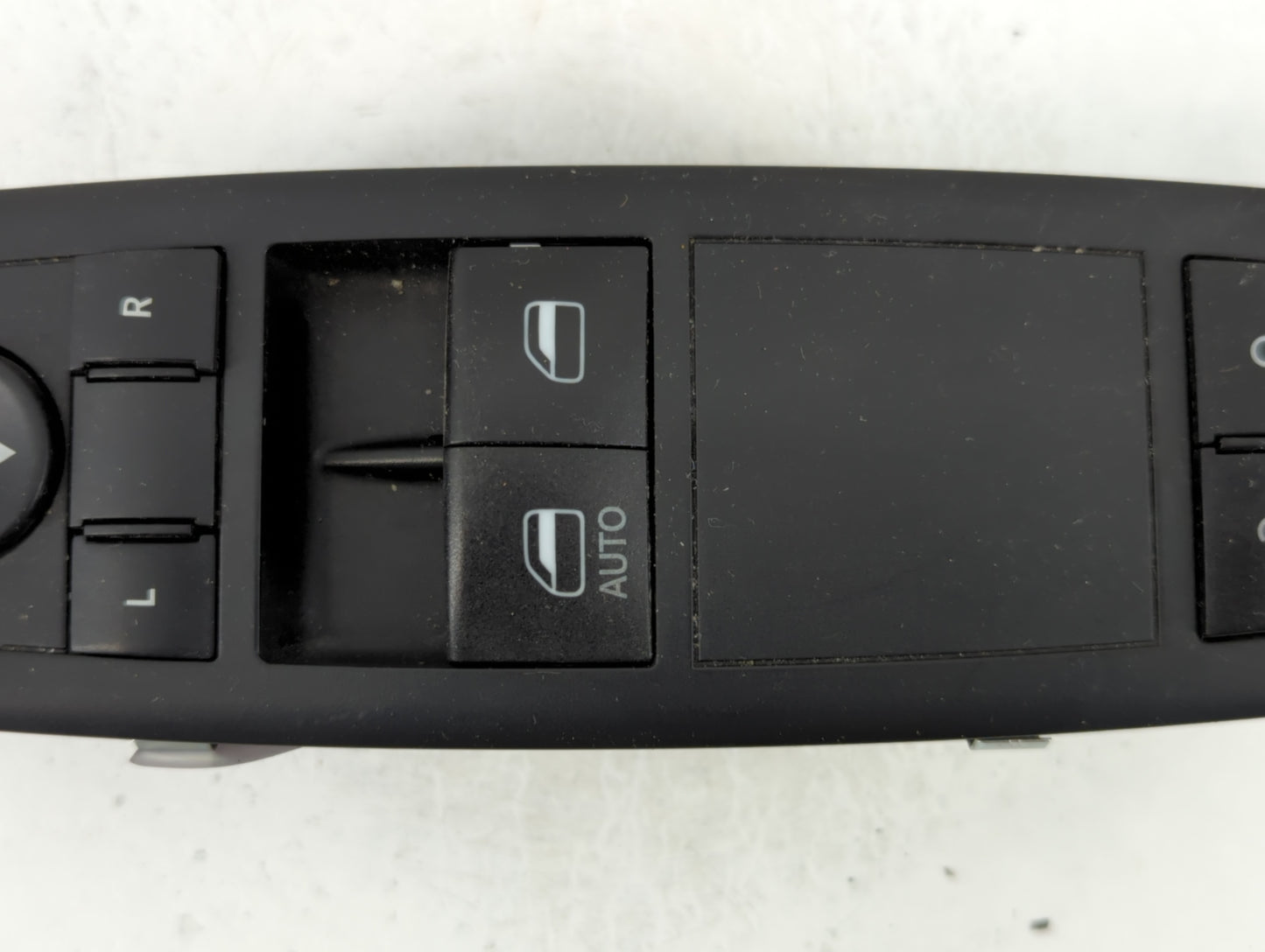 2007-2008 Volkswagen Eos Interior Rear View Mirror Replacement OEM P/N:68298870AA Fits Fits 2005 2006 2007 2008 2009 OEM Used Auto Parts - Oemusedautoparts1.com