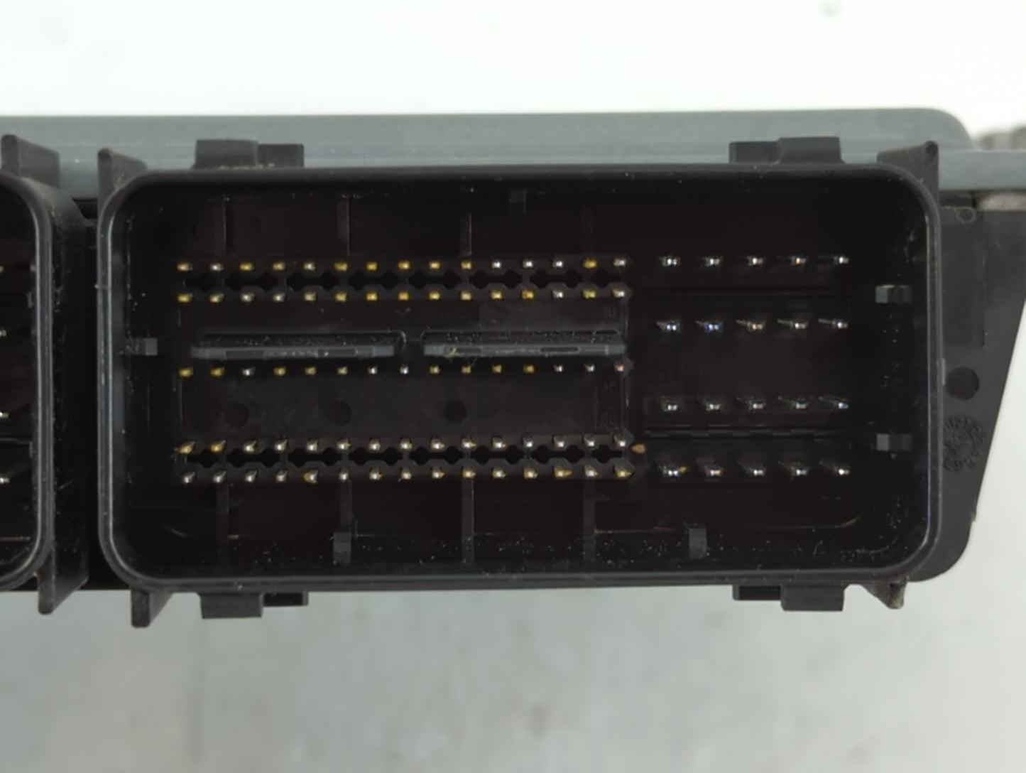 2016-2019 Ford Explorer PCM Engine Control Computer ECU ECM PCU OEM P/N:GB5A-12A650-BZA A6SXU24563100 Fits OEM Used Auto Parts - Oemusedautoparts1.com