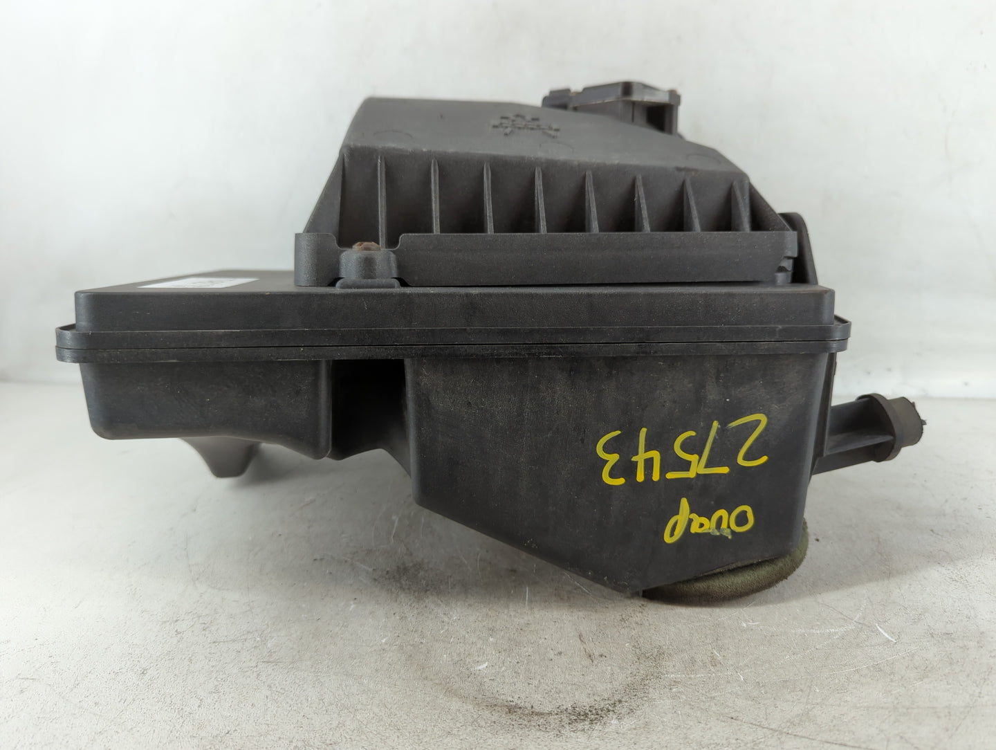 2004-2005 Chevrolet Malibu Air Cleaner Intake-duct Hose Tube - Oemusedautoparts1.com