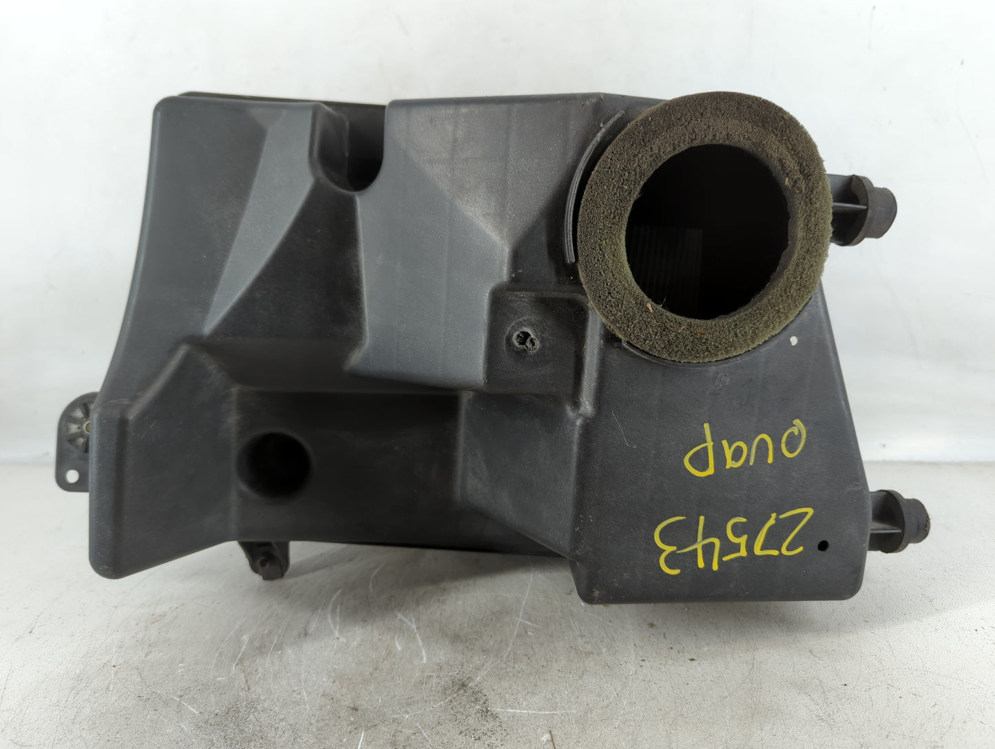 2004-2005 Chevrolet Malibu Air Cleaner Intake-duct Hose Tube - Oemusedautoparts1.com