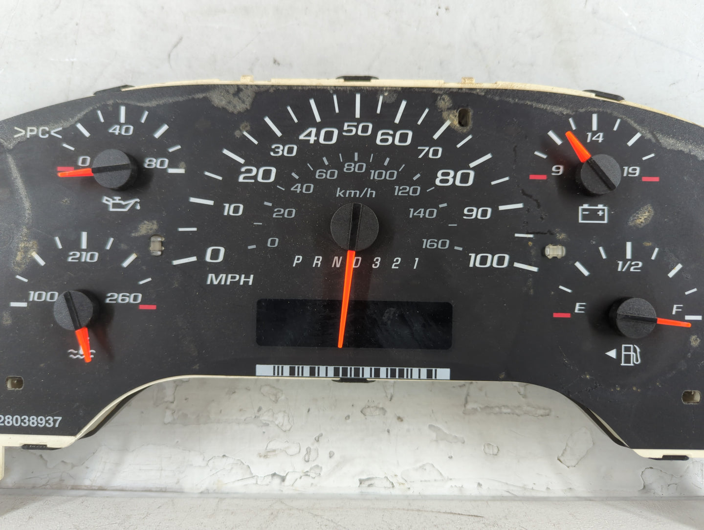 2008-2010 Chevrolet Express 1500 Instrument Cluster Speedometer Gauges P/N:28132658 25932368 Fits Fits 2008 2009 2010 OEM Used Auto Parts - Oemusedautoparts1.com