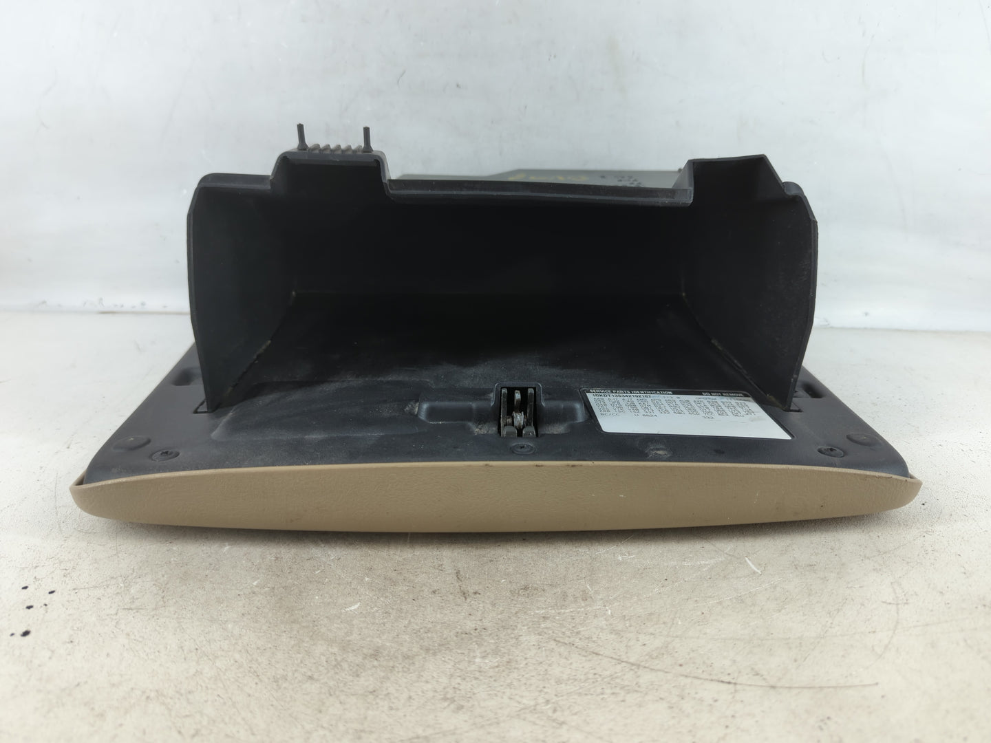 2005 Oldsmobile Bravada Passenger Glove Box Door Storage Compartment - Oemusedautoparts1.com
