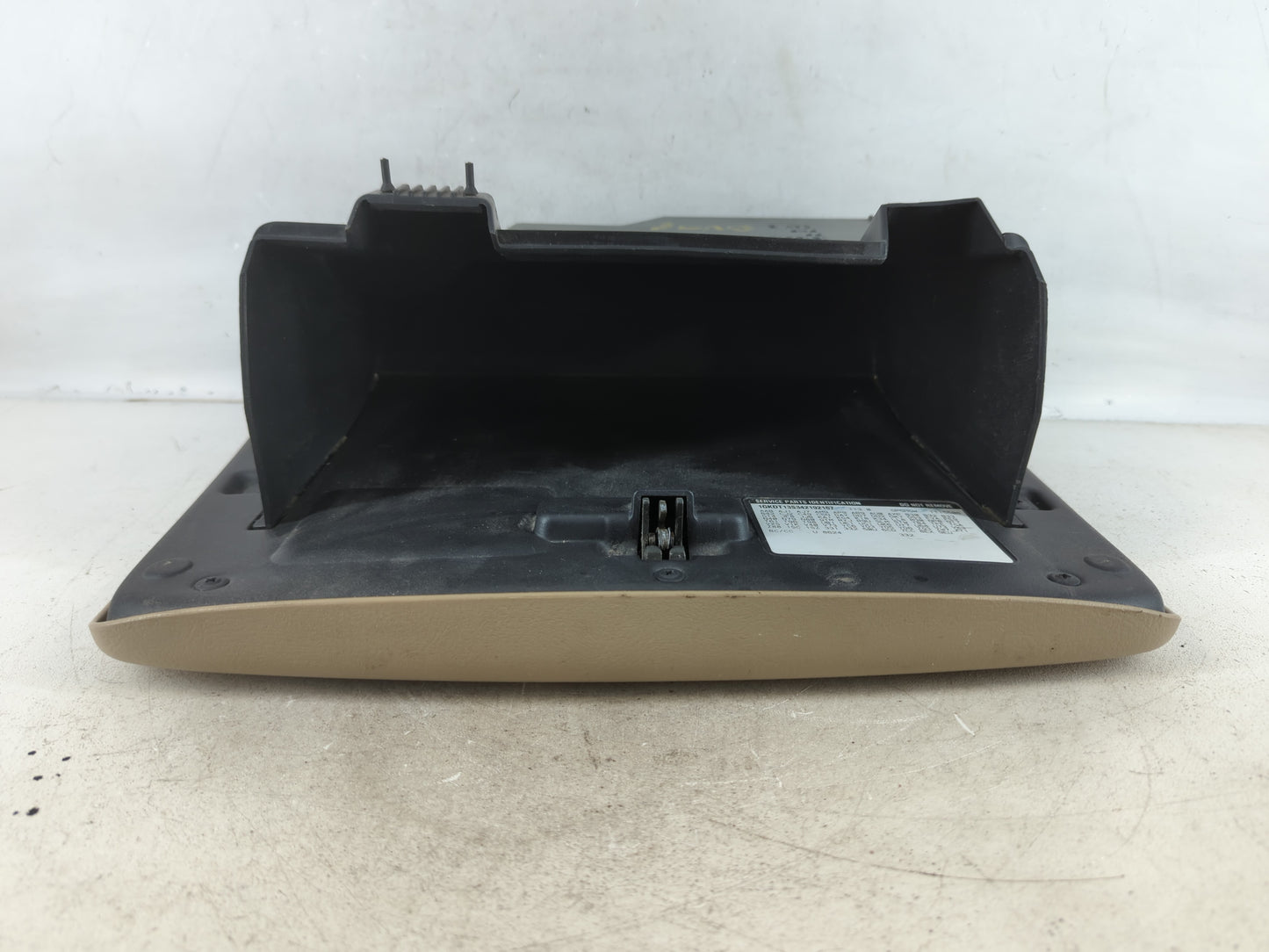 2005 Oldsmobile Bravada Passenger Glove Box Door Storage Compartment - Oemusedautoparts1.com
