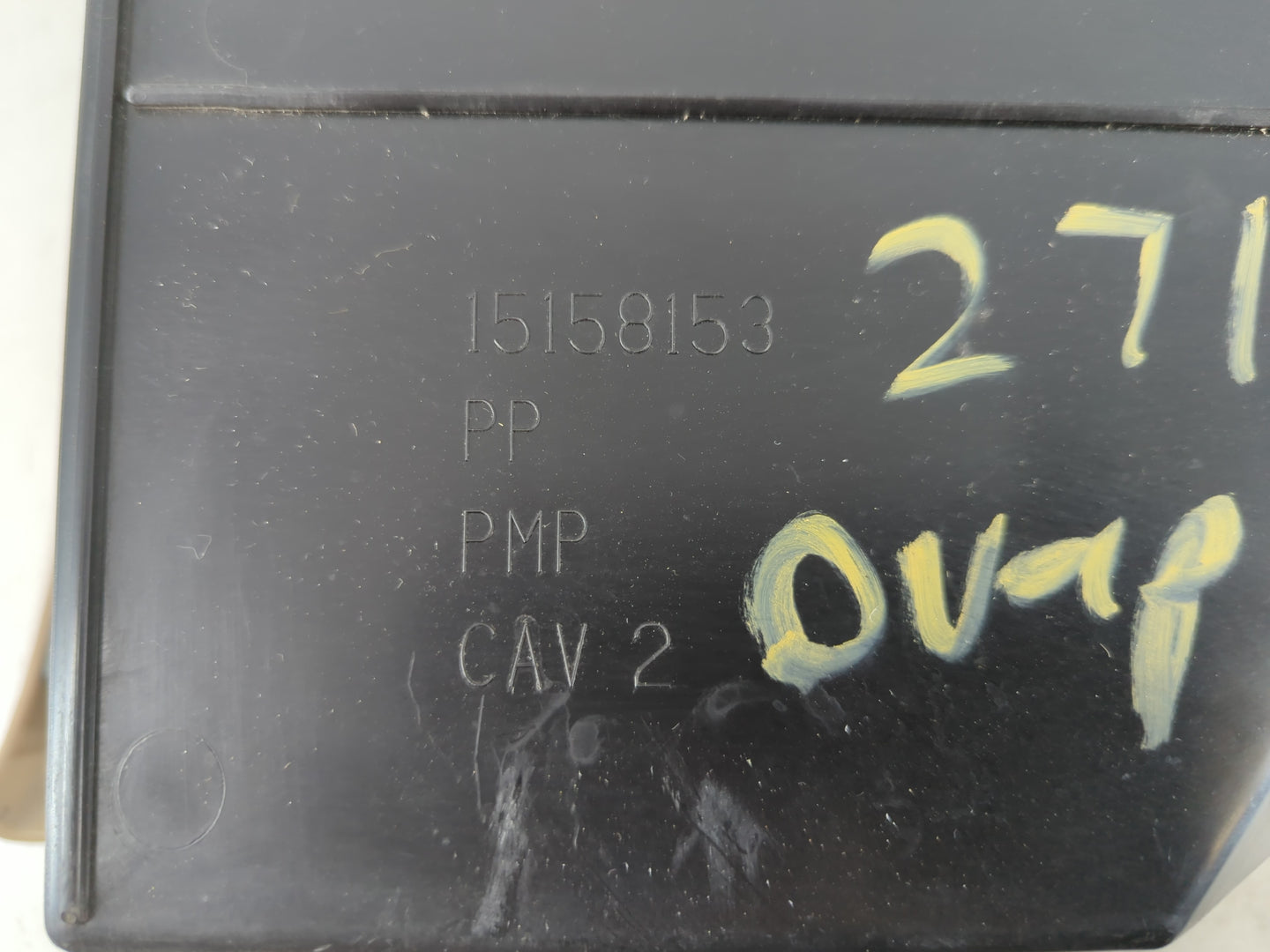 2005 Oldsmobile Bravada Passenger Glove Box Door Storage Compartment - Oemusedautoparts1.com