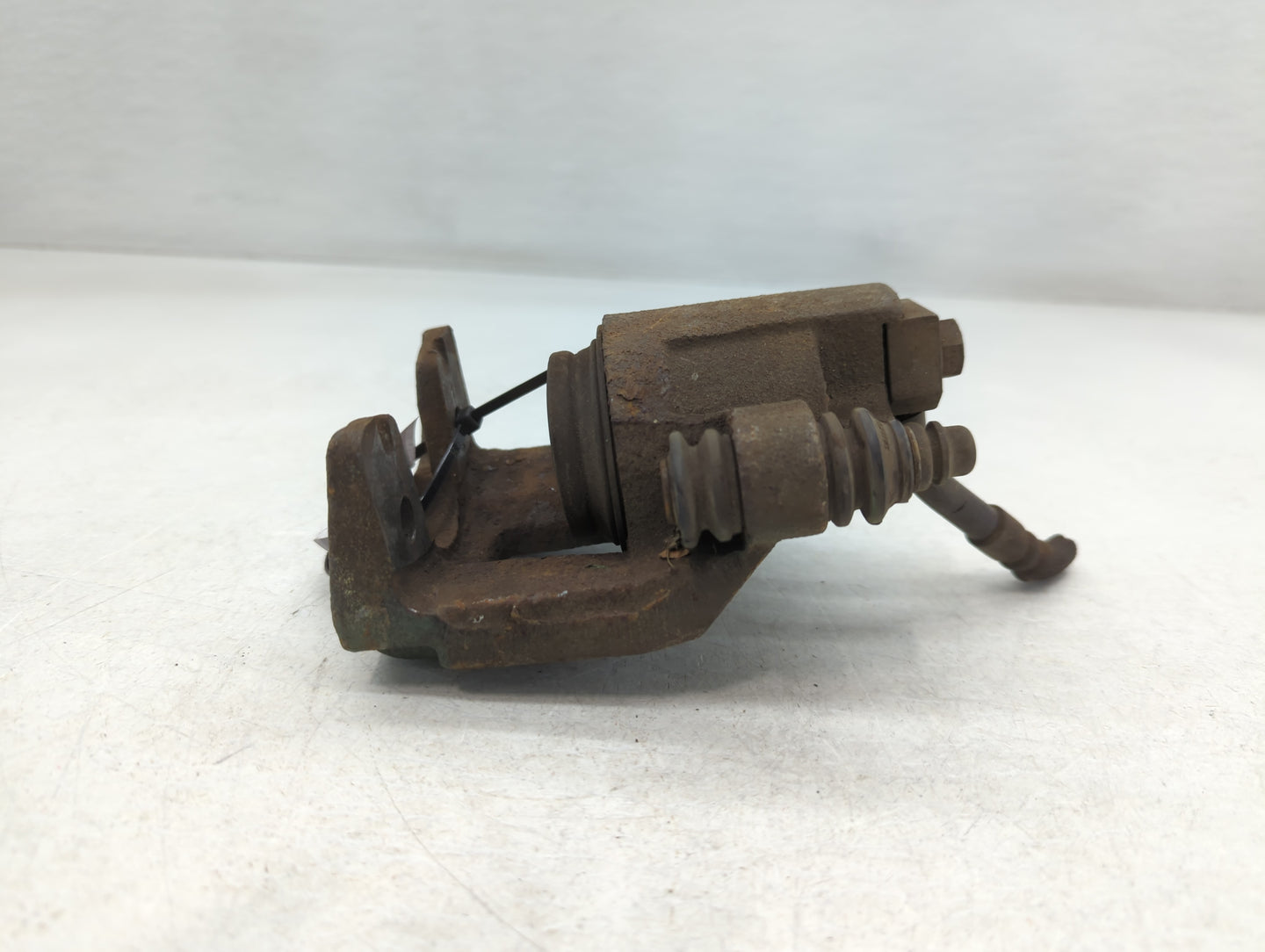 2006-2010 Ford Explorer Front Passenger Right Brake Caliper - Oemusedautoparts1.com
