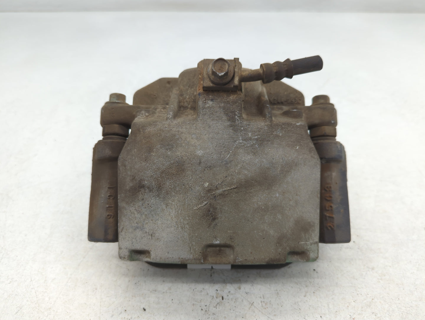 2007-2014 Gmc Yukon Xl 1500 Front Driver Left Brake Caliper - Oemusedautoparts1.com