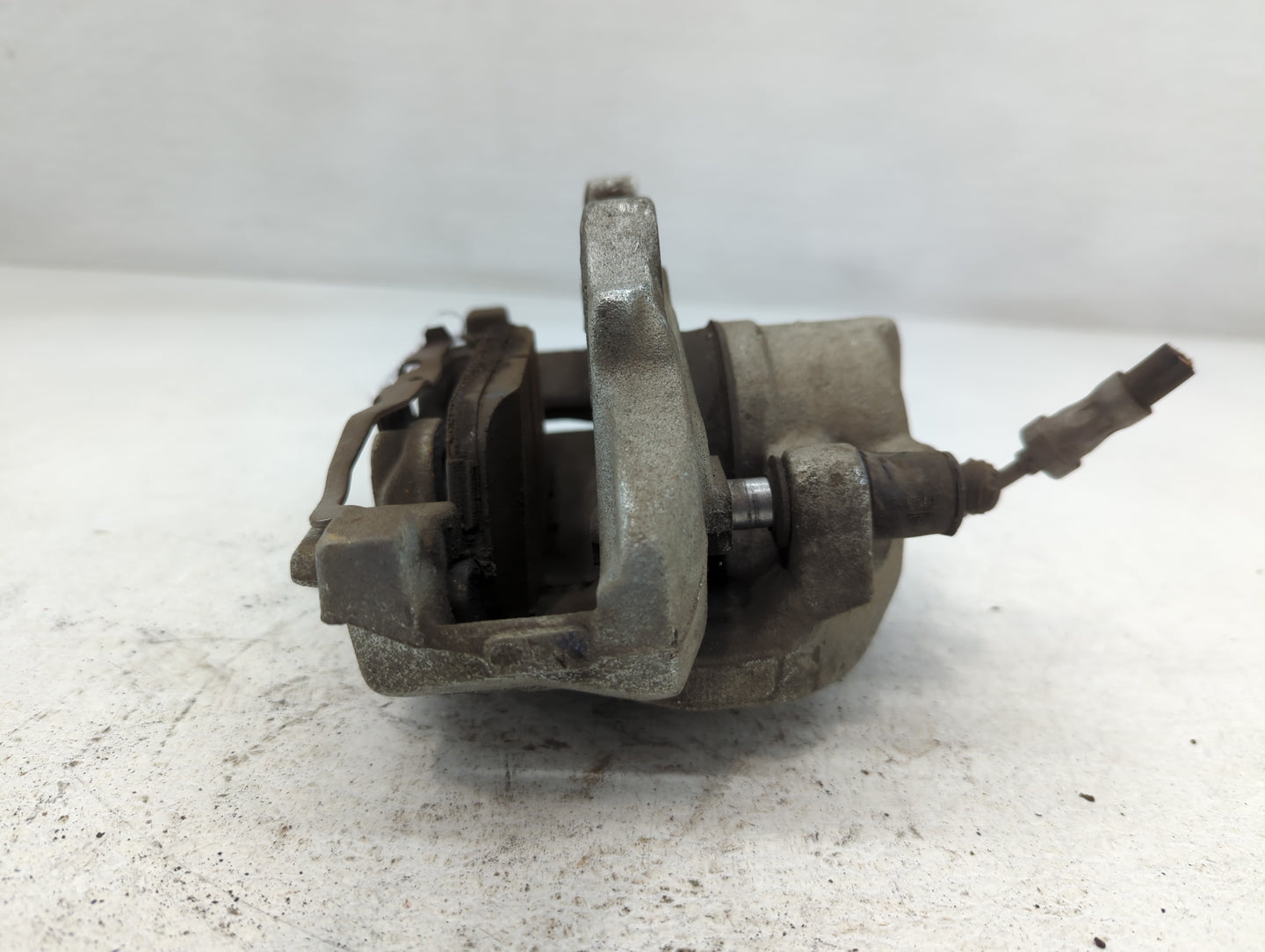 2015-2019 Lincoln Mkc Front Passenger Right Brake Caliper - Oemusedautoparts1.com