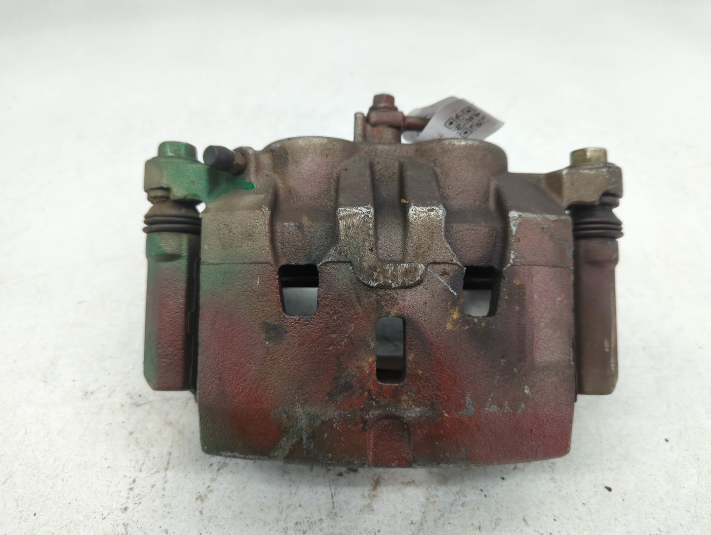 2018-2020 Chevrolet Traverse Front Driver Left Brake Caliper - Oemusedautoparts1.com