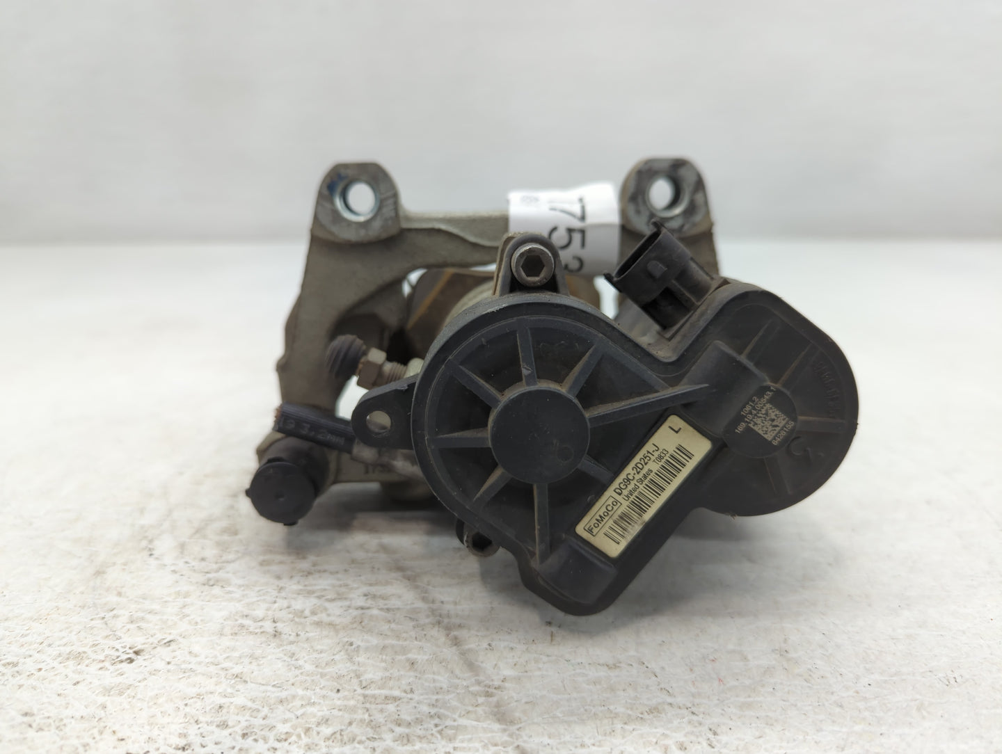 2015-2019 Lincoln Mkc Front Driver Left Brake Caliper - Oemusedautoparts1.com