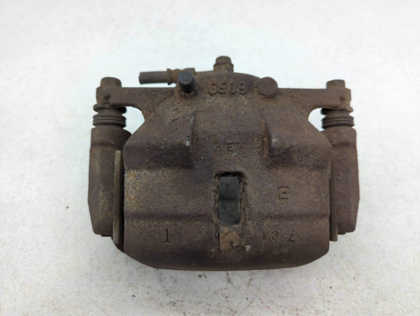 2008-2015 Nissan Rogue Front Driver Left Brake Caliper - Oemusedautoparts1.com