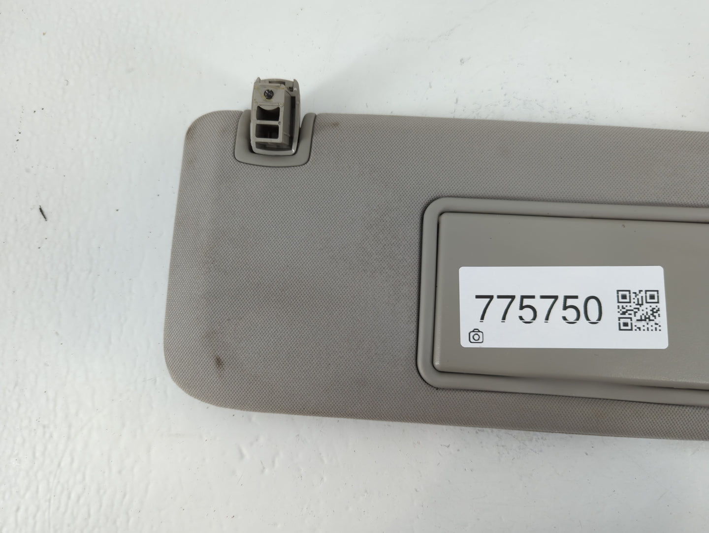 2004-2012 Chevrolet Malibu Sun Visor Shade Replacement Driver Left Mirror Fits Fits 2004 2005 2008 2009 2010 2011 2012 OEM Used Auto Parts - Oemusedautoparts1.com
