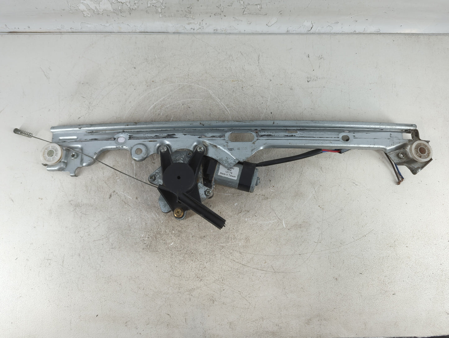 1996 Gmc Sierra Front Right Passenger Lock Actuator - Oemusedautoparts1.com