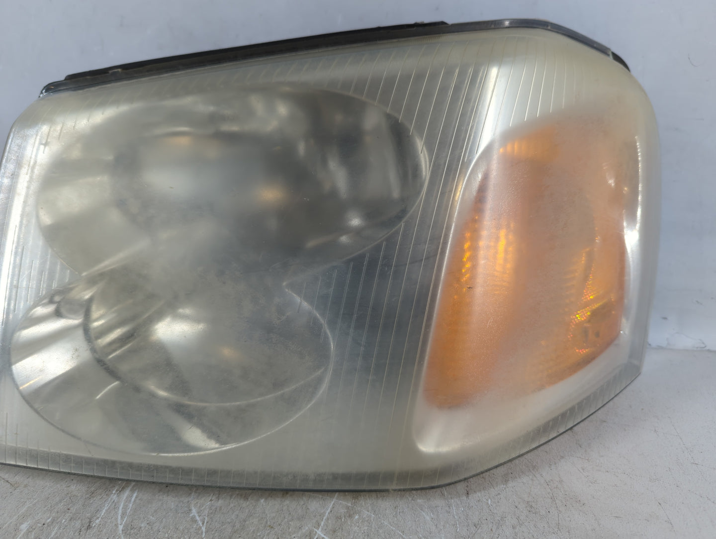 2002-2009 Gmc Envoy Driver Left Oem Head Light Headlight Lamp - Oemusedautoparts1.com
