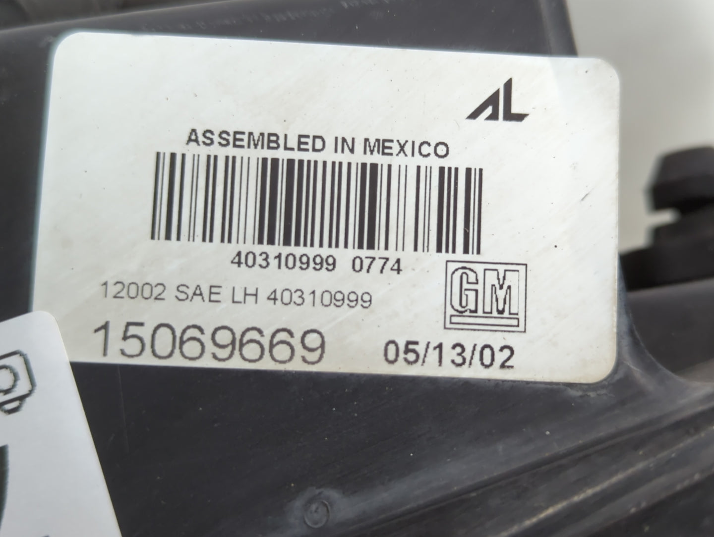 2002-2009 Gmc Envoy Driver Left Oem Head Light Headlight Lamp - Oemusedautoparts1.com