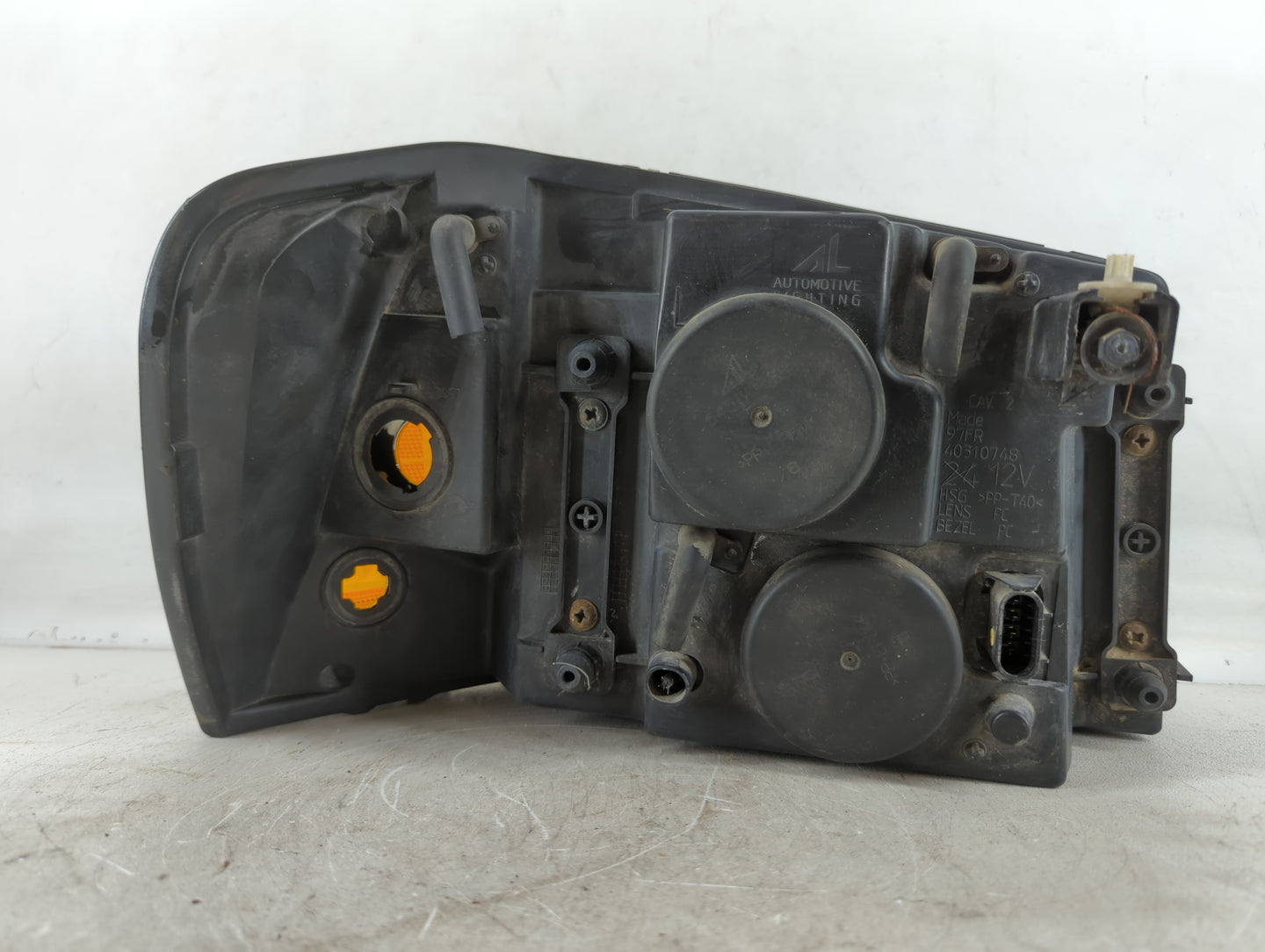 2002-2009 Gmc Envoy Driver Left Oem Head Light Headlight Lamp - Oemusedautoparts1.com