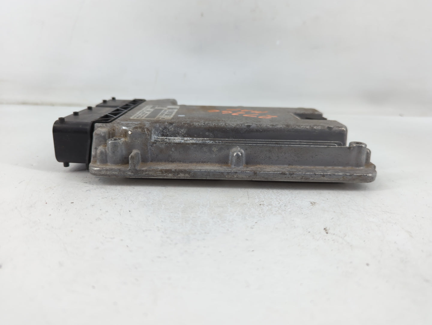 2007-2009 Volkswagen Touareg PCM Engine Control Computer ECU ECM PCU OEM P/N:7L0 907 560 E Fits Fits 2007 2008 2009 OEM Used Auto Parts - Oemusedautoparts1.com