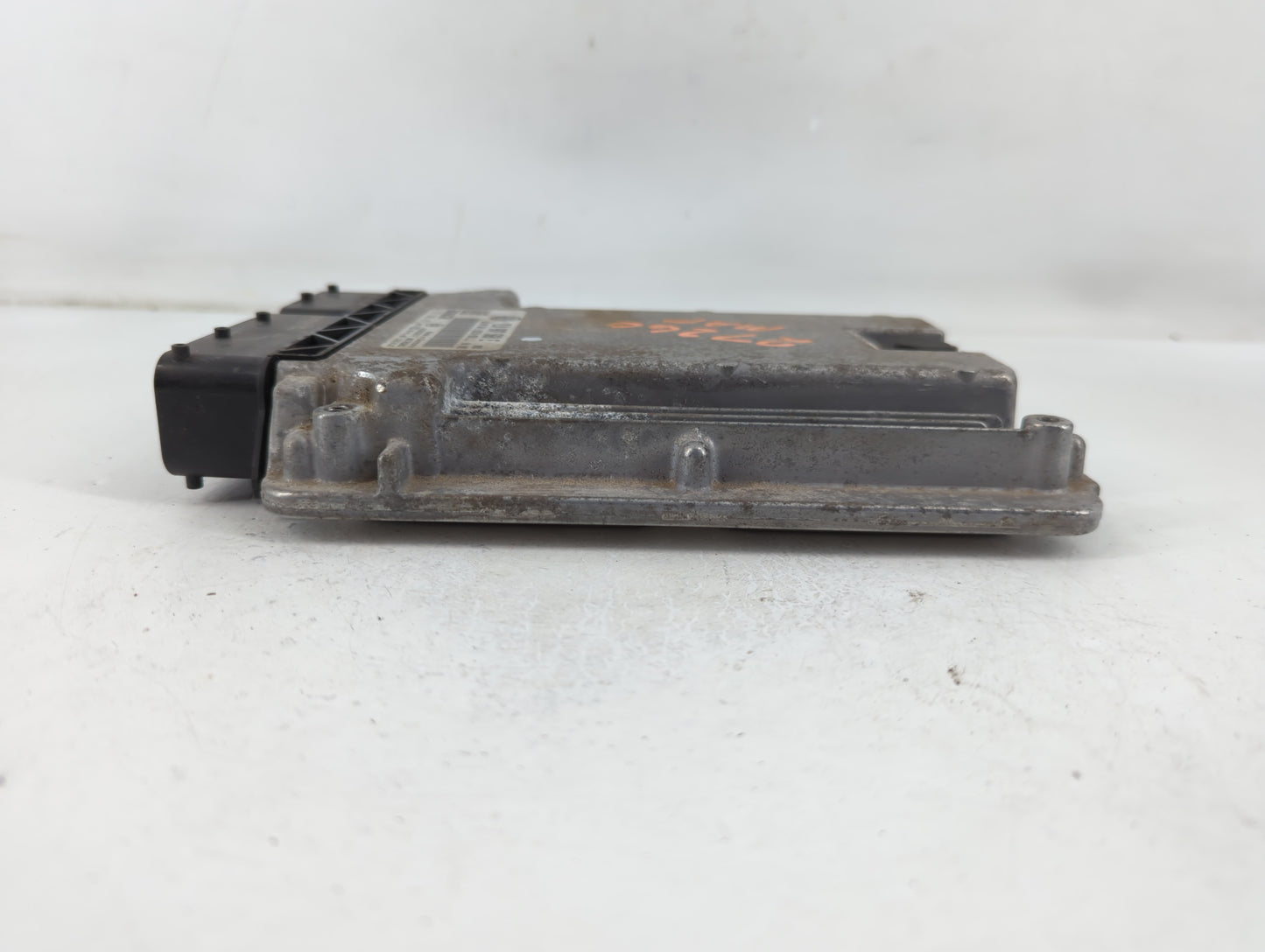 2007-2009 Volkswagen Touareg PCM Engine Control Computer ECU ECM PCU OEM P/N:7L0 907 560 E Fits Fits 2007 2008 2009 OEM Used Auto Parts - Oemusedautoparts1.com