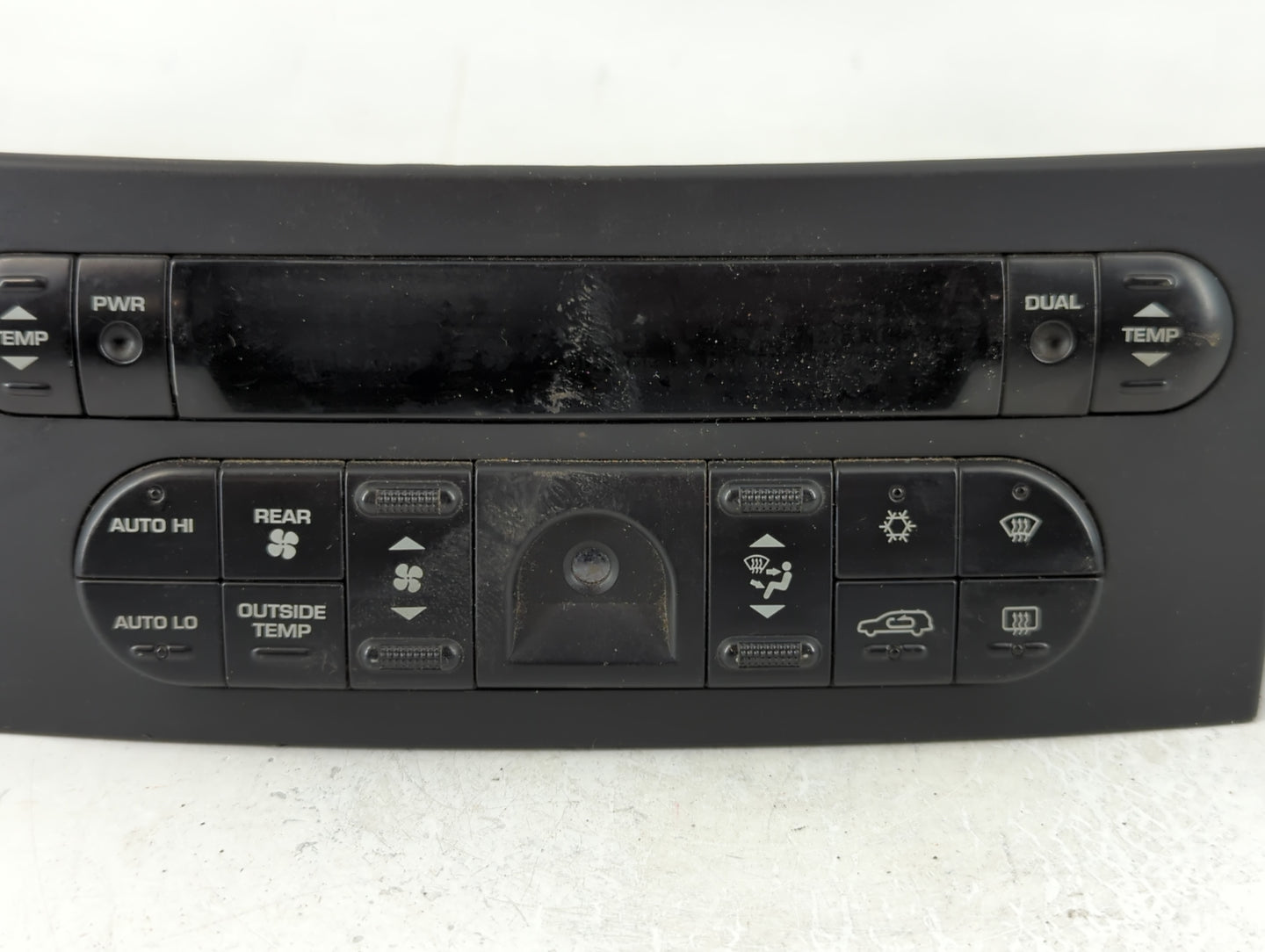2004 Chevrolet Impala Climate Control Module Temperature AC/Heater Replacement P/N:(P)05005469AB Fits OEM Used Auto Parts - Oemusedautoparts1.com