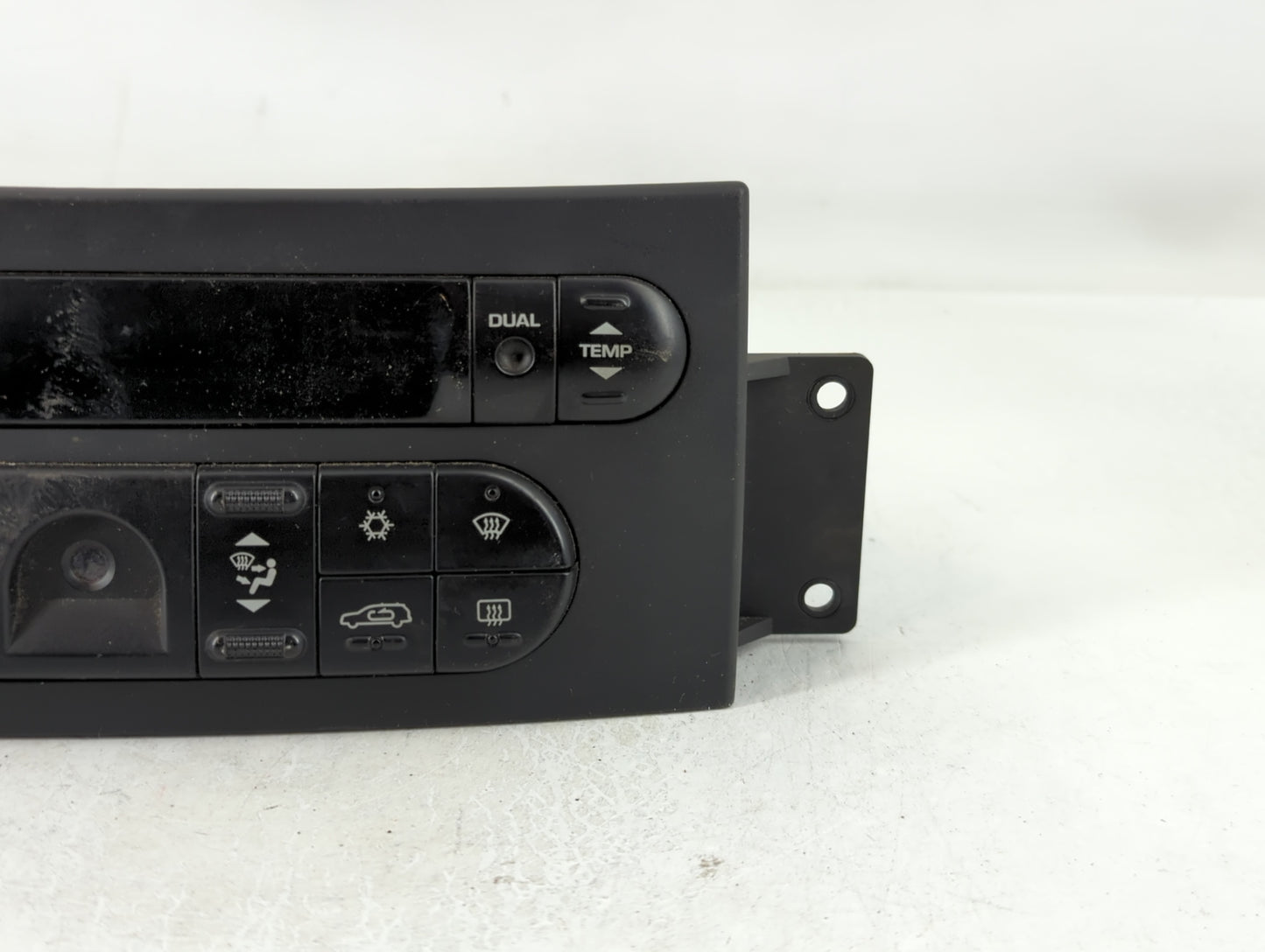 2004 Chevrolet Impala Climate Control Module Temperature AC/Heater Replacement P/N:(P)05005469AB Fits OEM Used Auto Parts - Oemusedautoparts1.com