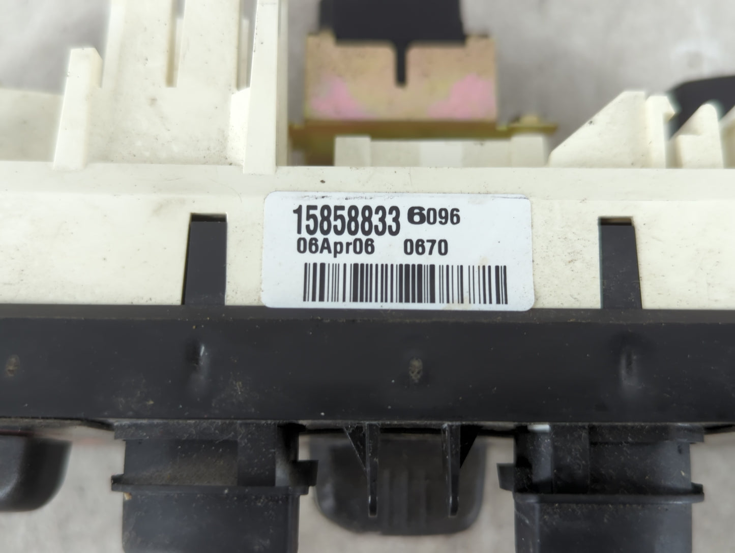 2004-2012 Gmc Canyon Climate Control Module Temperature AC/Heater Replacement P/N:15858833 Fits OEM Used Auto Parts - Oemusedautoparts1.com