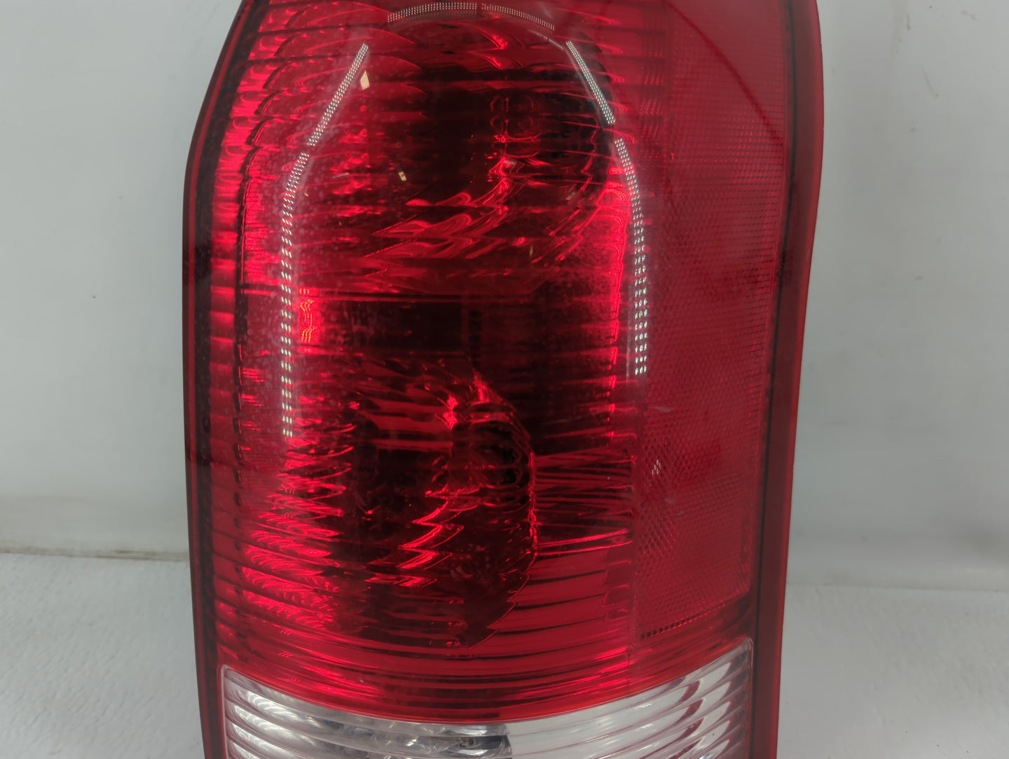 2005-2010 Pontiac G6 Rear Center Lid Brake Light Tail Light Fits Fits 2005 2006 2007 2008 2009 2010 OEM Used Auto Parts - Oemusedautoparts1.com