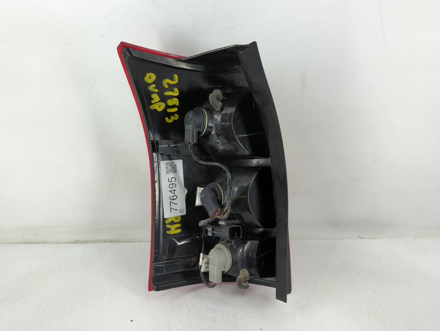 2005-2010 Pontiac G6 Rear Center Lid Brake Light Tail Light Fits Fits 2005 2006 2007 2008 2009 2010 OEM Used Auto Parts - Oemusedautoparts1.com