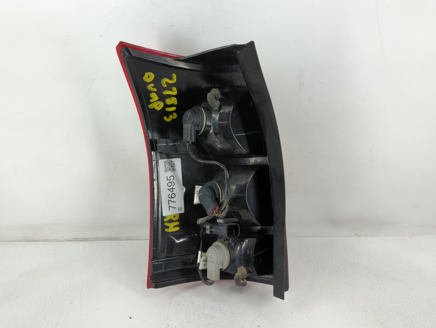 2005-2010 Pontiac G6 Rear Center Lid Brake Light Tail Light Fits Fits 2005 2006 2007 2008 2009 2010 OEM Used Auto Parts - Oemusedautoparts1.com