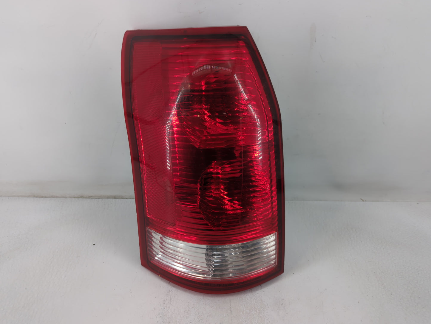 2005-2010 Pontiac G6 Rear Center Lid Brake Light Tail Light Fits Fits 2005 2006 2007 2008 2009 2010 OEM Used Auto Parts - Oemusedautoparts1.com