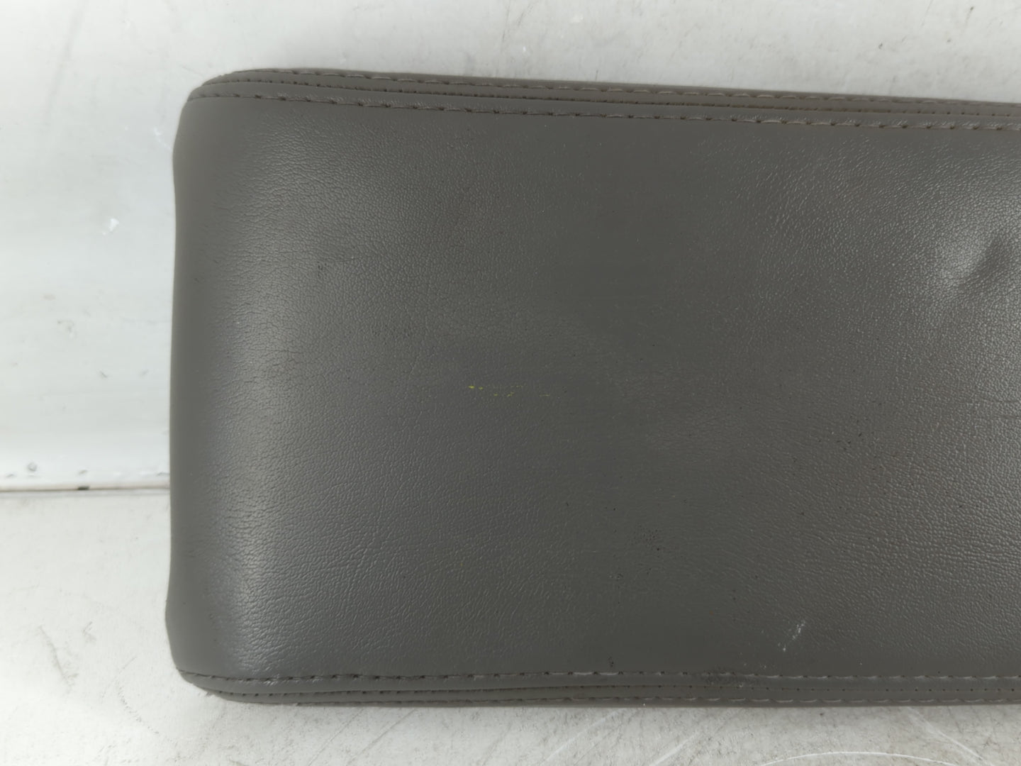 2012 Chevrolet Malibu Center Console Armrest Cover Lid P/N:1393615 Fits OEM Used Auto Parts - Oemusedautoparts1.com