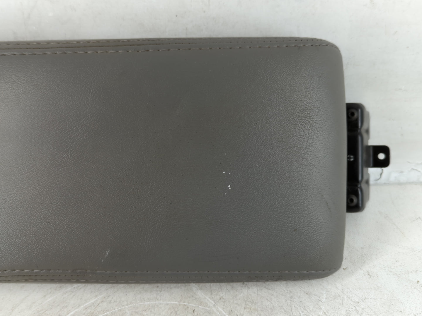 2012 Chevrolet Malibu Center Console Armrest Cover Lid P/N:1393615 Fits OEM Used Auto Parts - Oemusedautoparts1.com