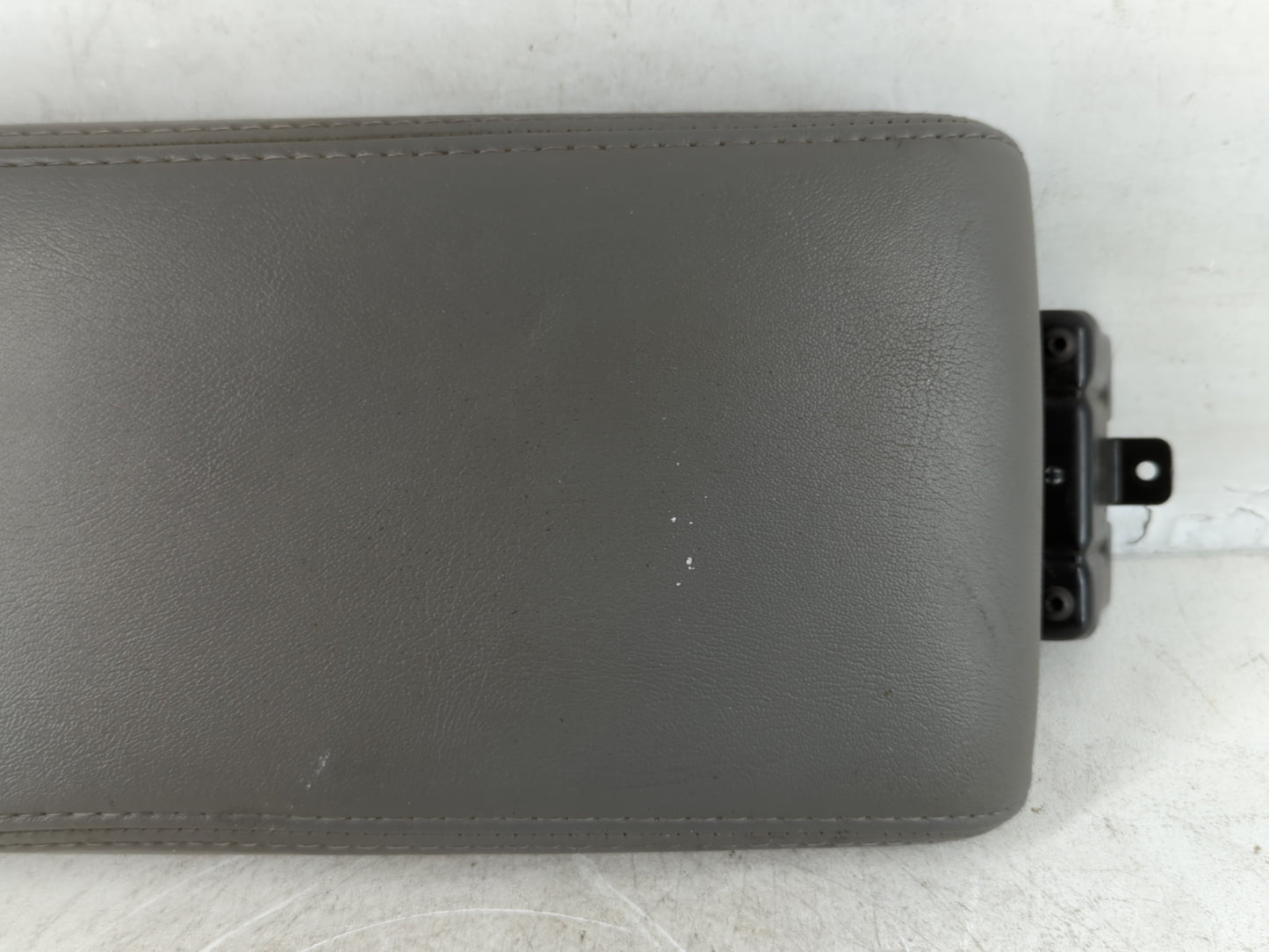 2012 Chevrolet Malibu Center Console Armrest Cover Lid P/N:1393615 Fits OEM Used Auto Parts - Oemusedautoparts1.com