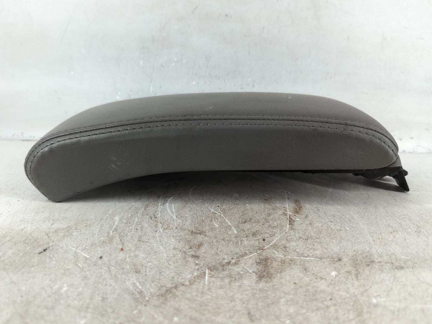 2012 Chevrolet Malibu Center Console Armrest Cover Lid P/N:1393615 Fits OEM Used Auto Parts - Oemusedautoparts1.com